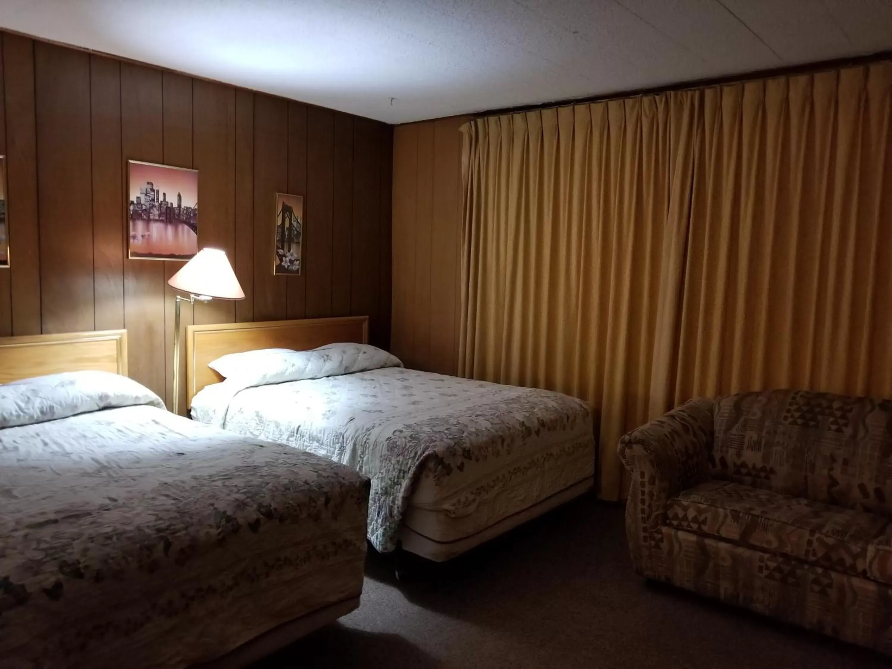 Bed in Melsask Motel