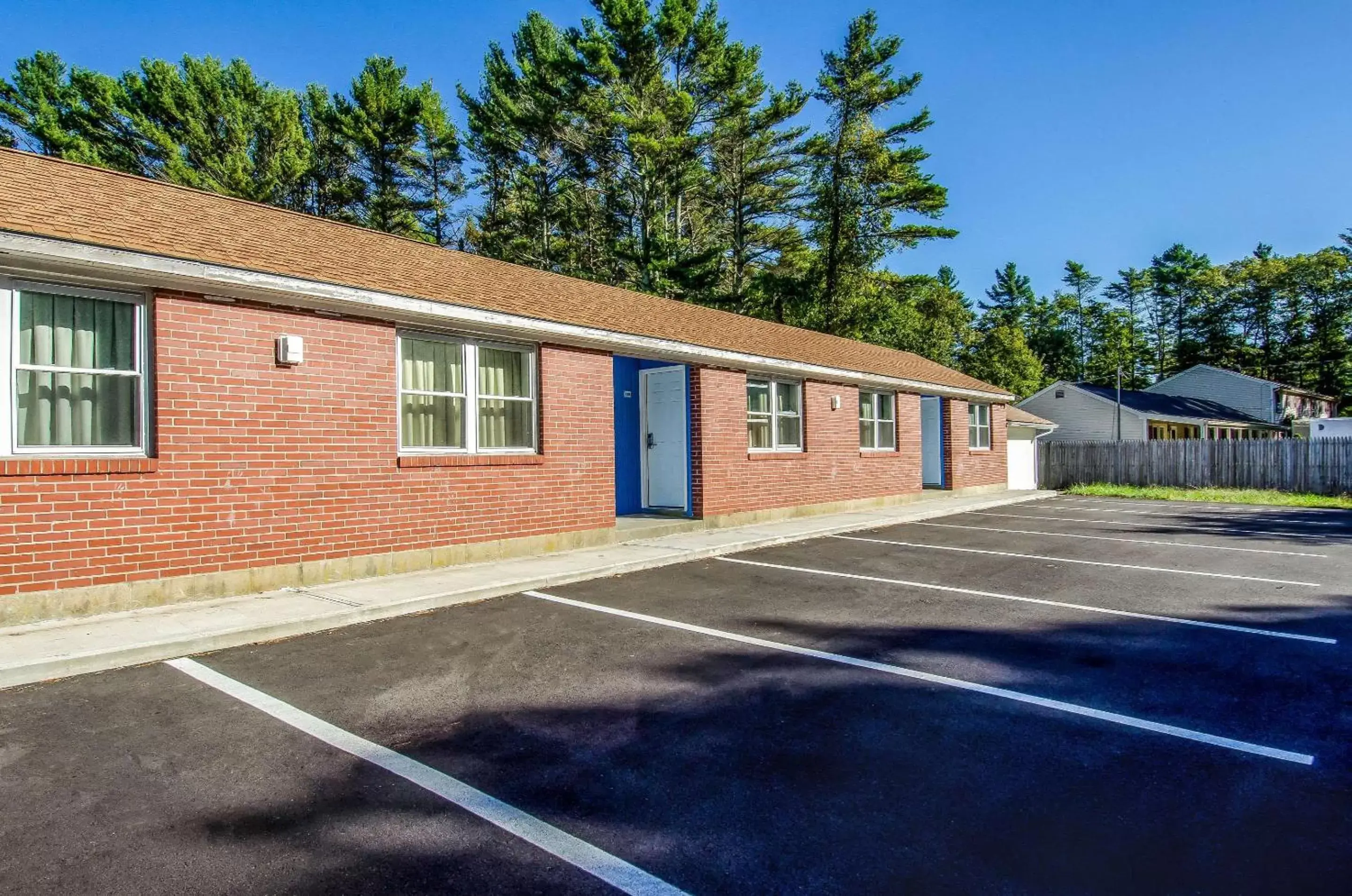 Property Building in Rodeway Inn Middleboro-Plymouth