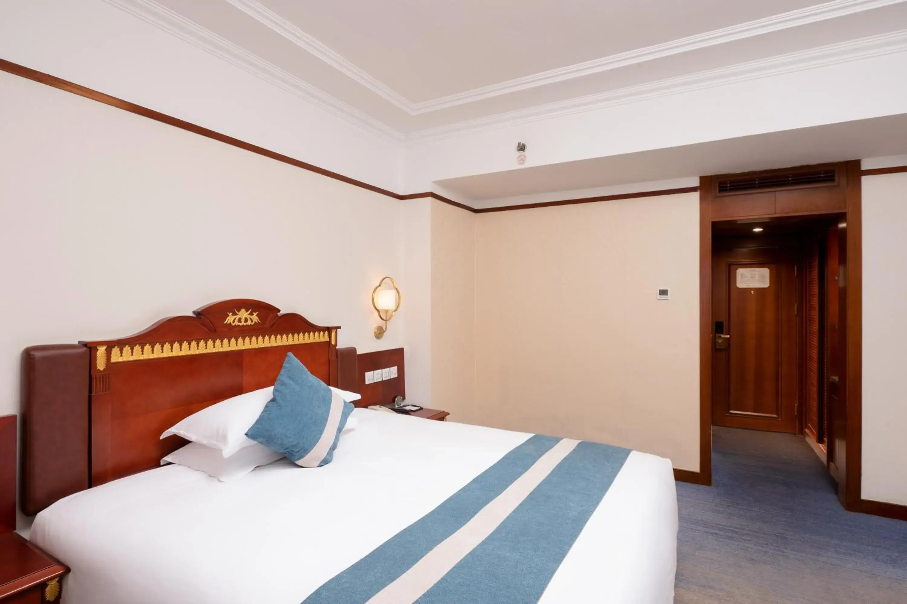 Bed in Xinqiao Hotel