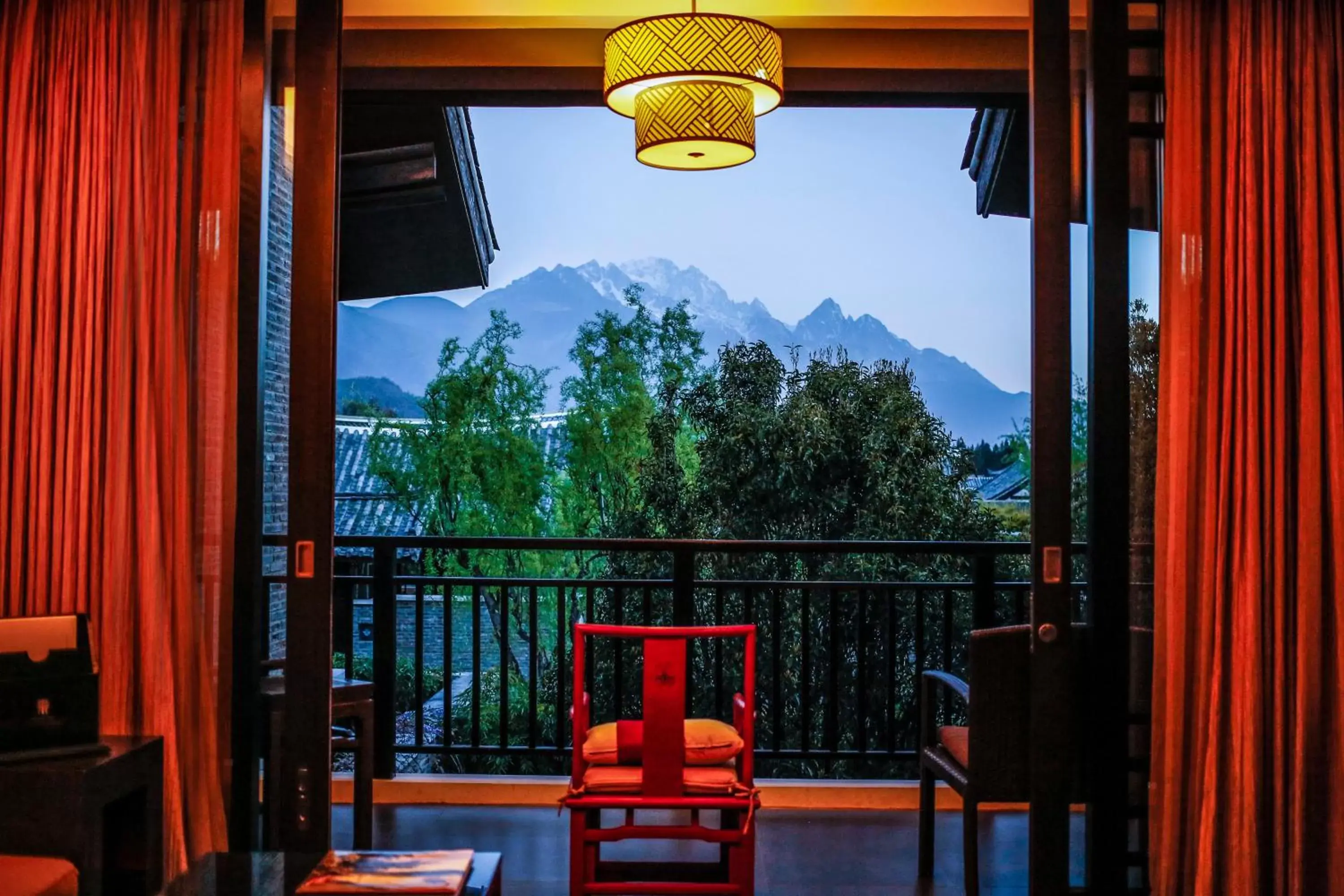 Balcony/Terrace, Mountain View in Banyan Tree Lijiang