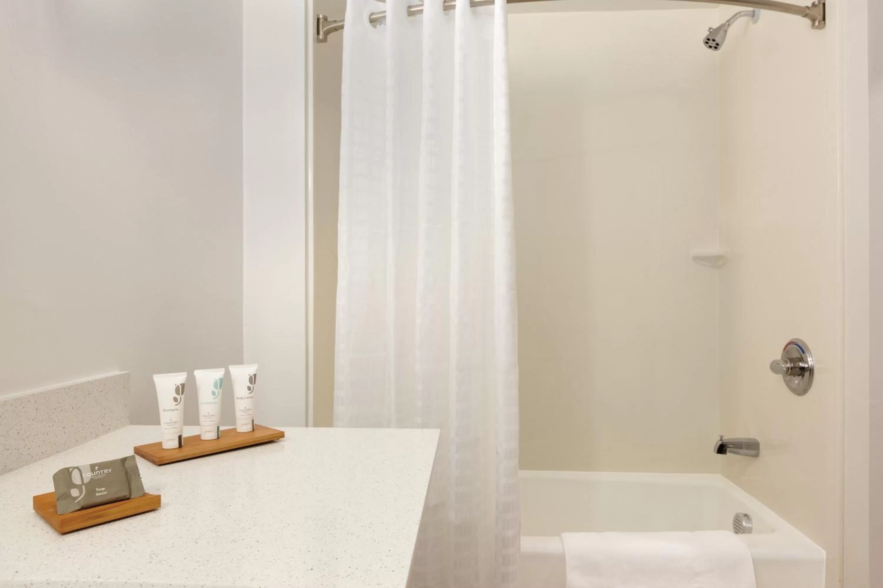 Bathroom in Country Inn & Suites by Radisson, DFW Airport South, TX