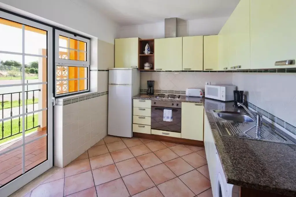 Kitchen or kitchenette, Kitchen/Kitchenette in Colina da Lapa & Villas
