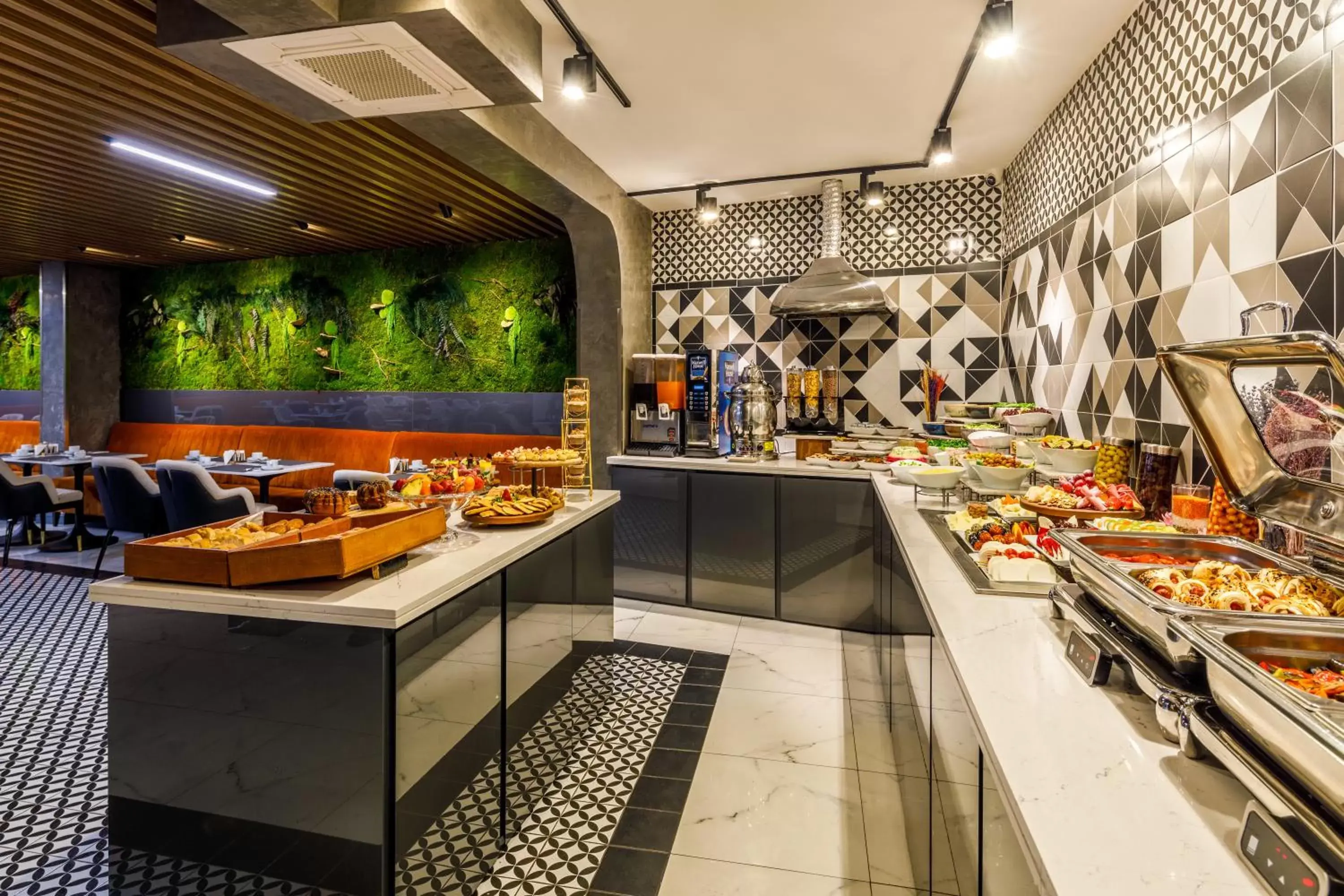 Food and drinks, Restaurant/Places to Eat in Euro Design Hotel