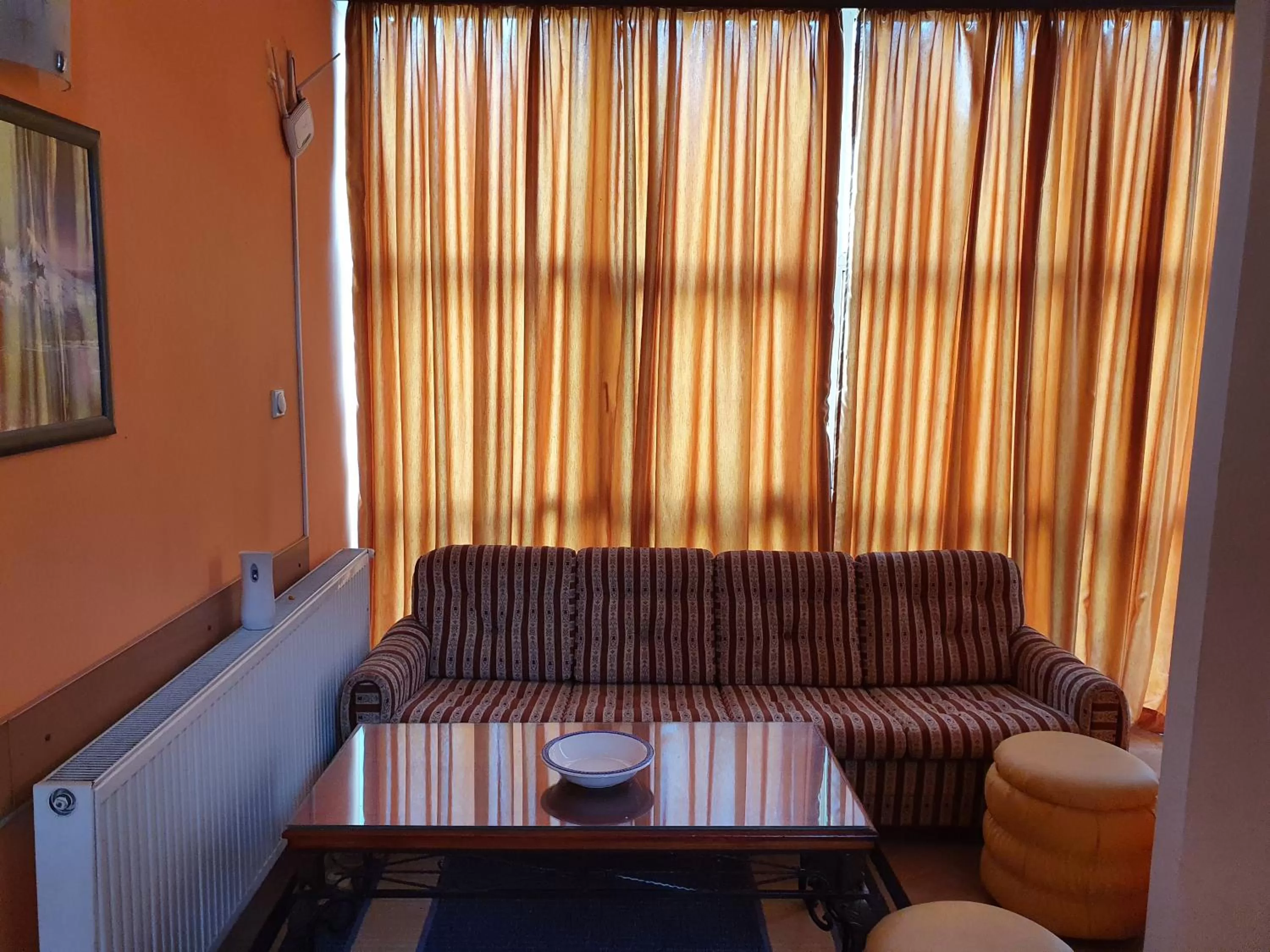 Seating area, Bed in Motel Zoka