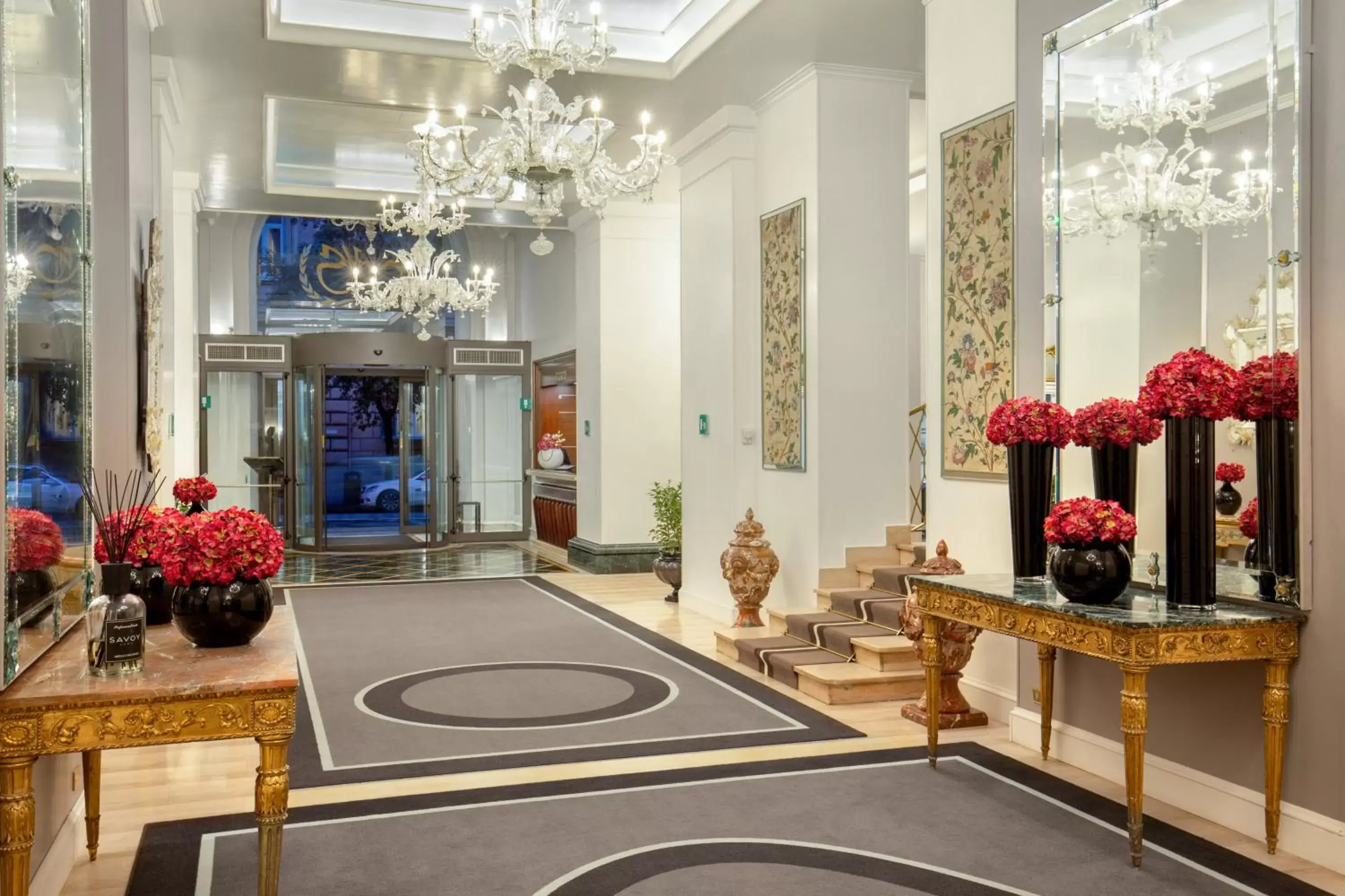 Facade/entrance, Lobby/Reception in Hotel Savoy