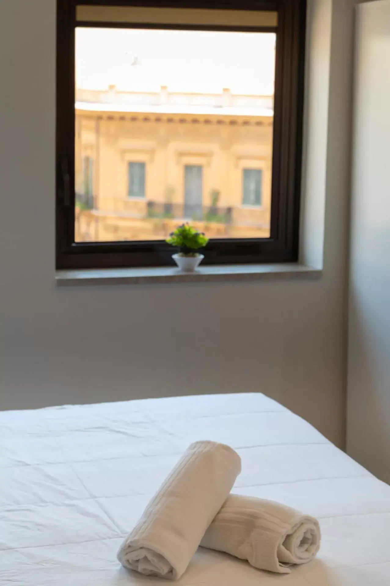 Bed in Ruggero Settimo - Room & Suite