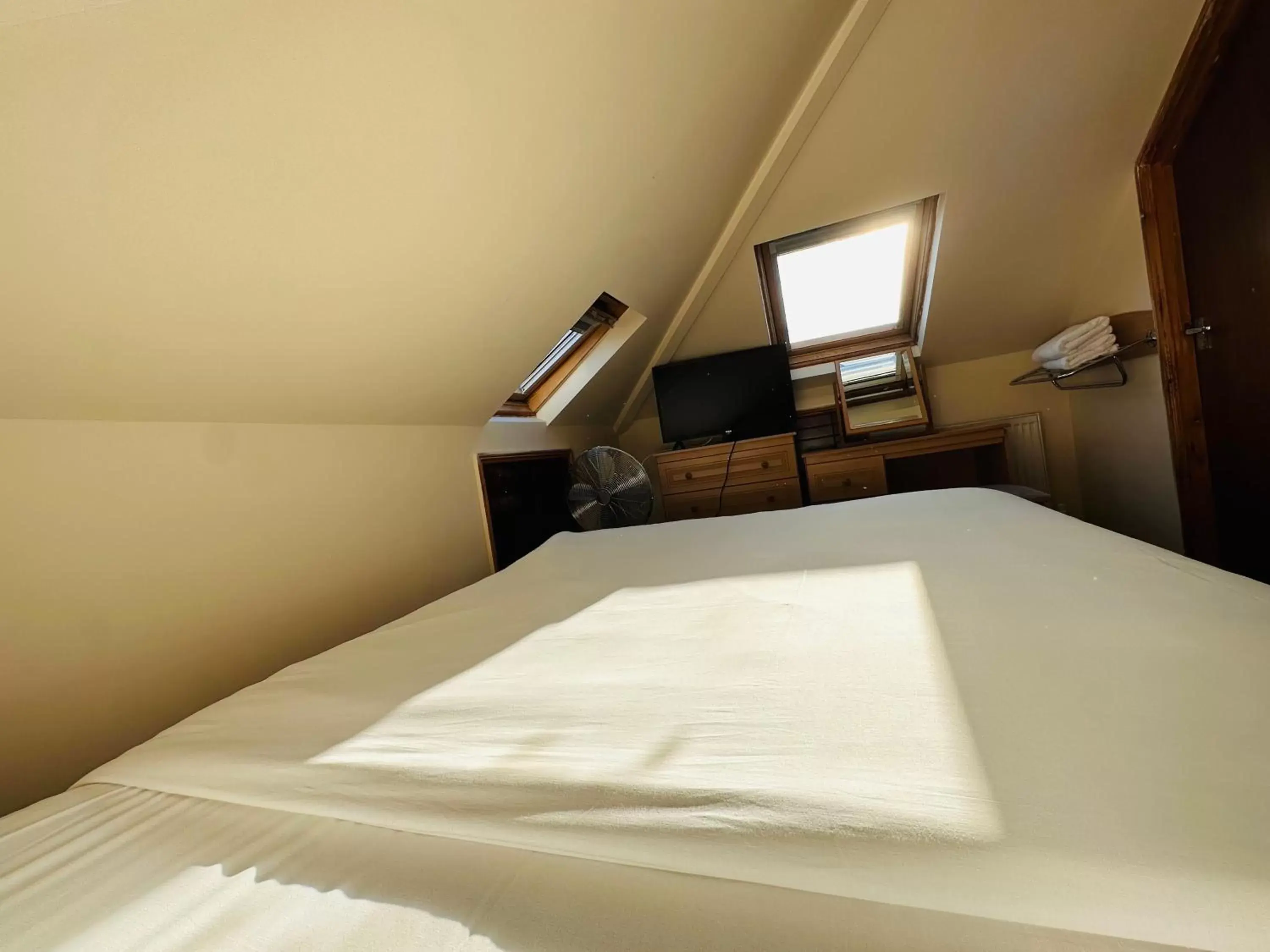 Bed in Acorn Lodge Gatwick
