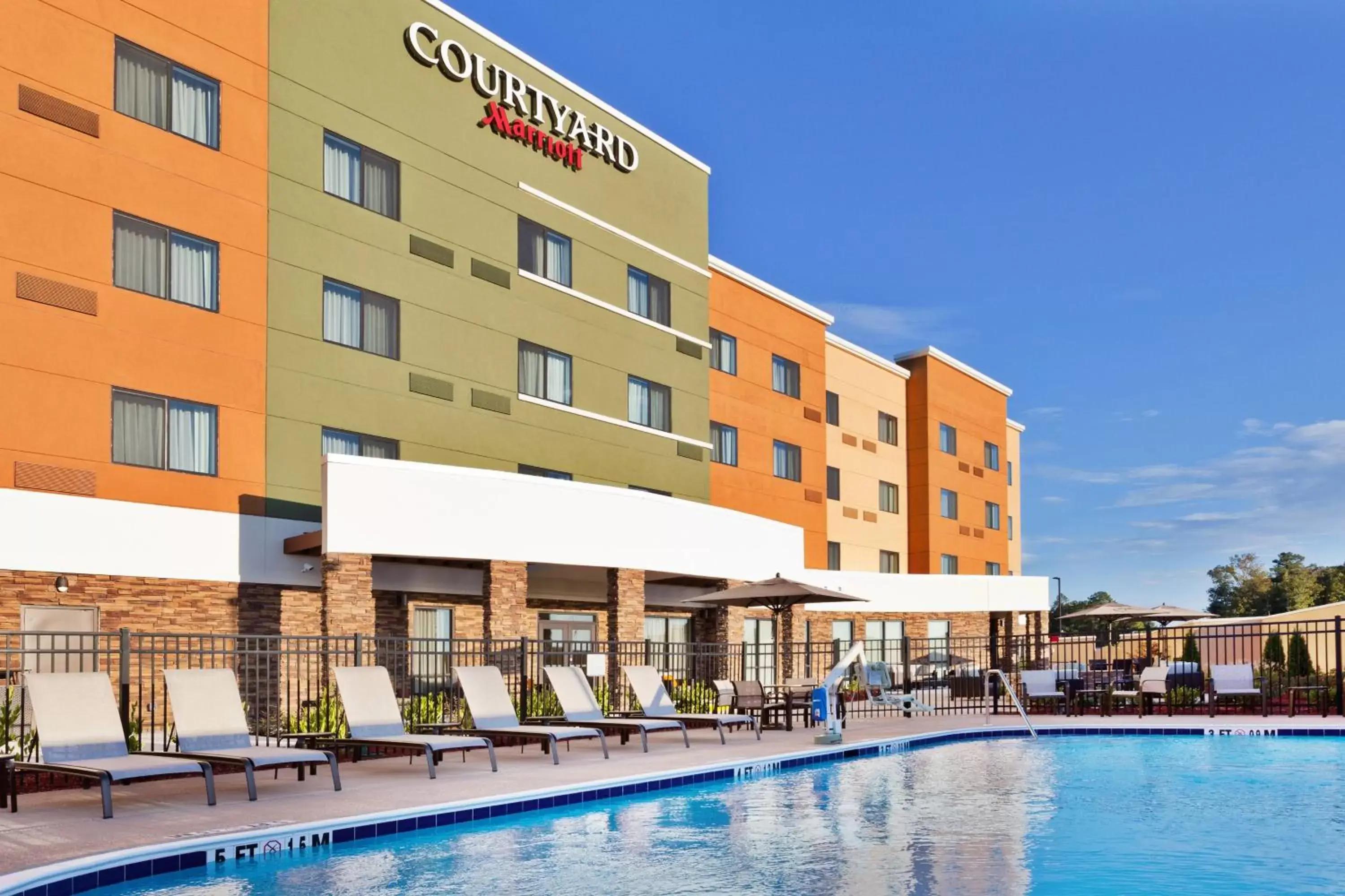 Swimming pool, Property Building in Courtyard by Marriott Auburn