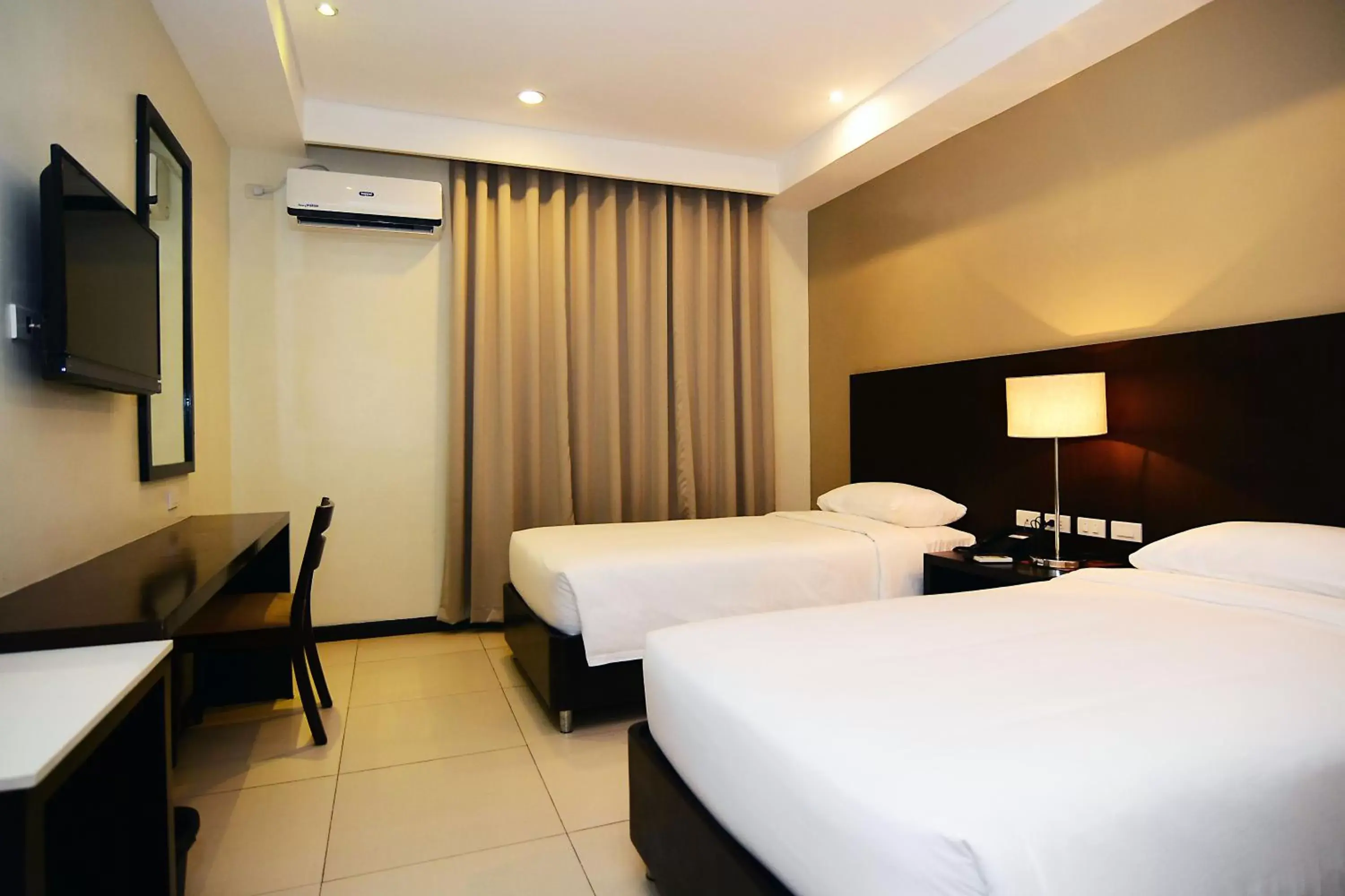 Superior Double Room - Non-Smoking in Ever O Business Hotel