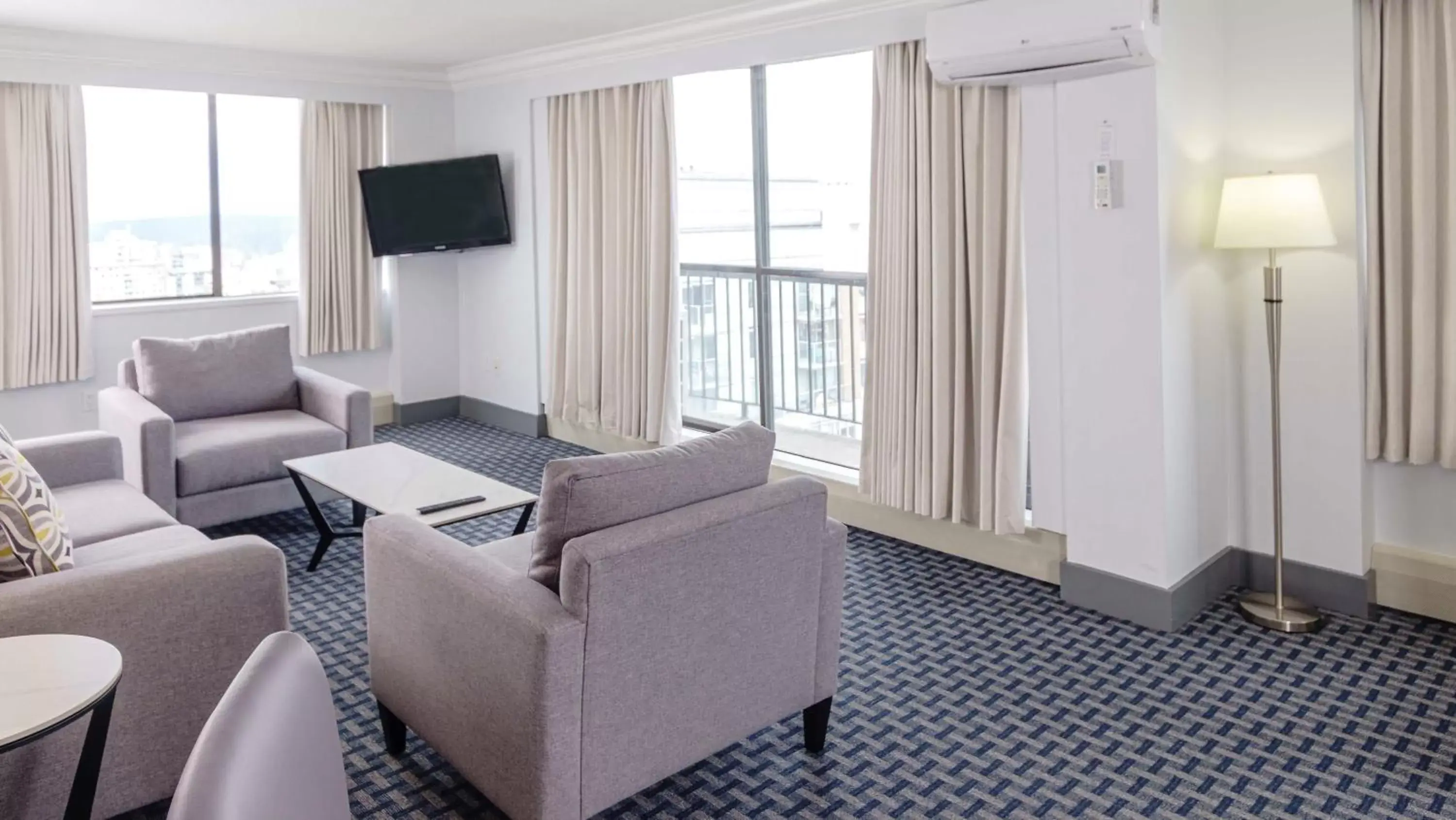 Balcony/Terrace, Seating Area in Century Plaza Hotel