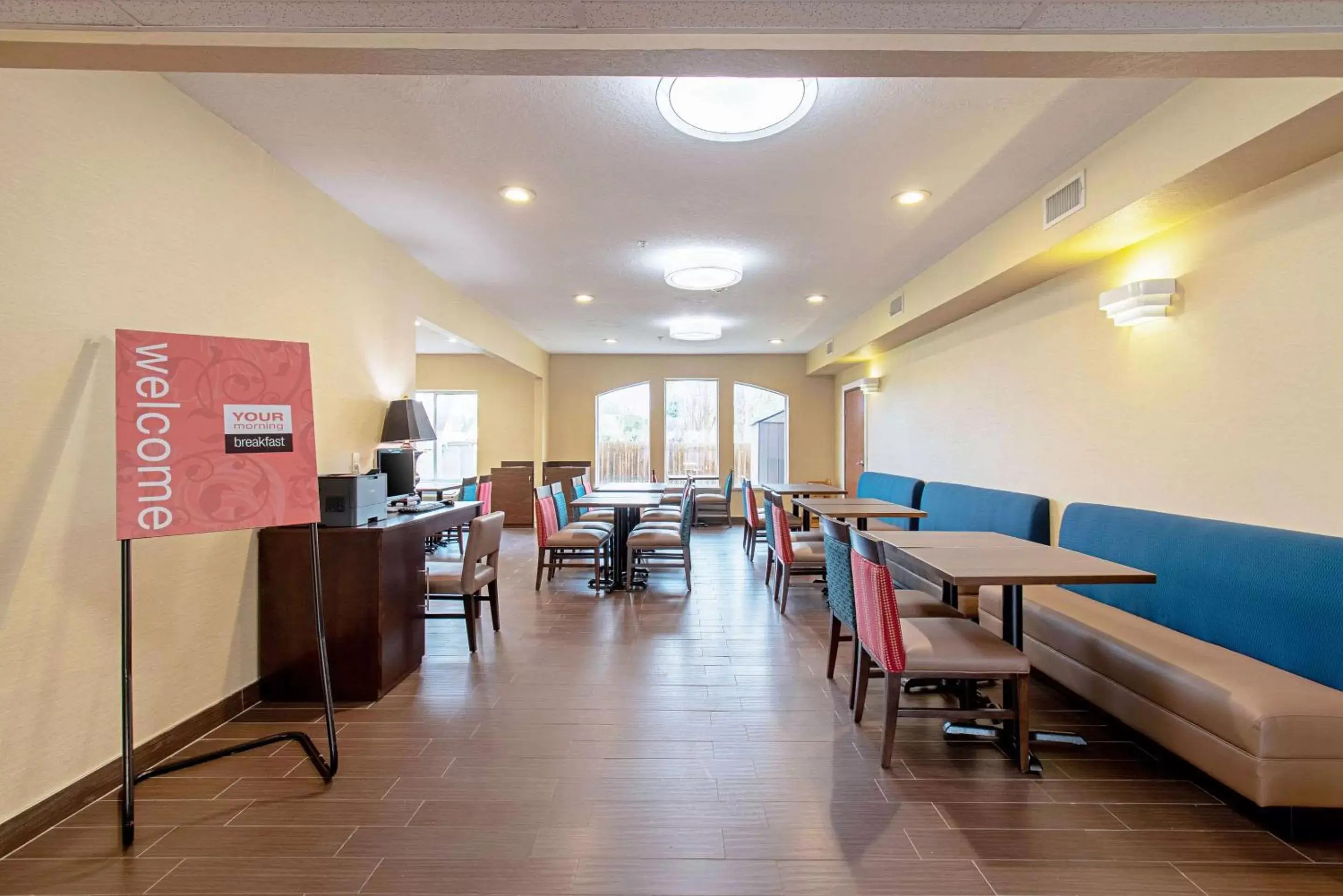 Restaurant/places to eat in Comfort Inn and Suites Fredericksburg