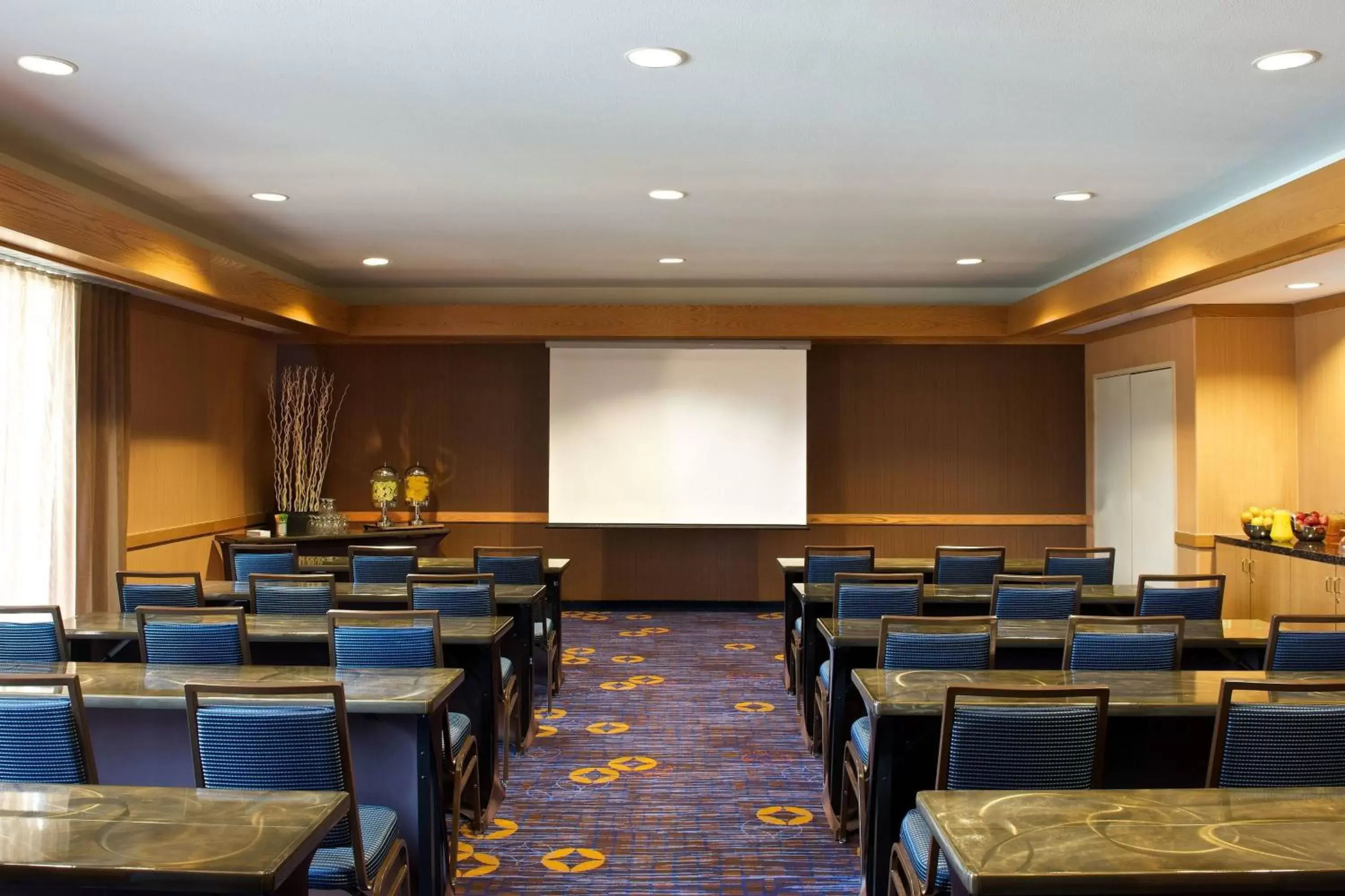 Meeting/conference room in Courtyard Palm Desert