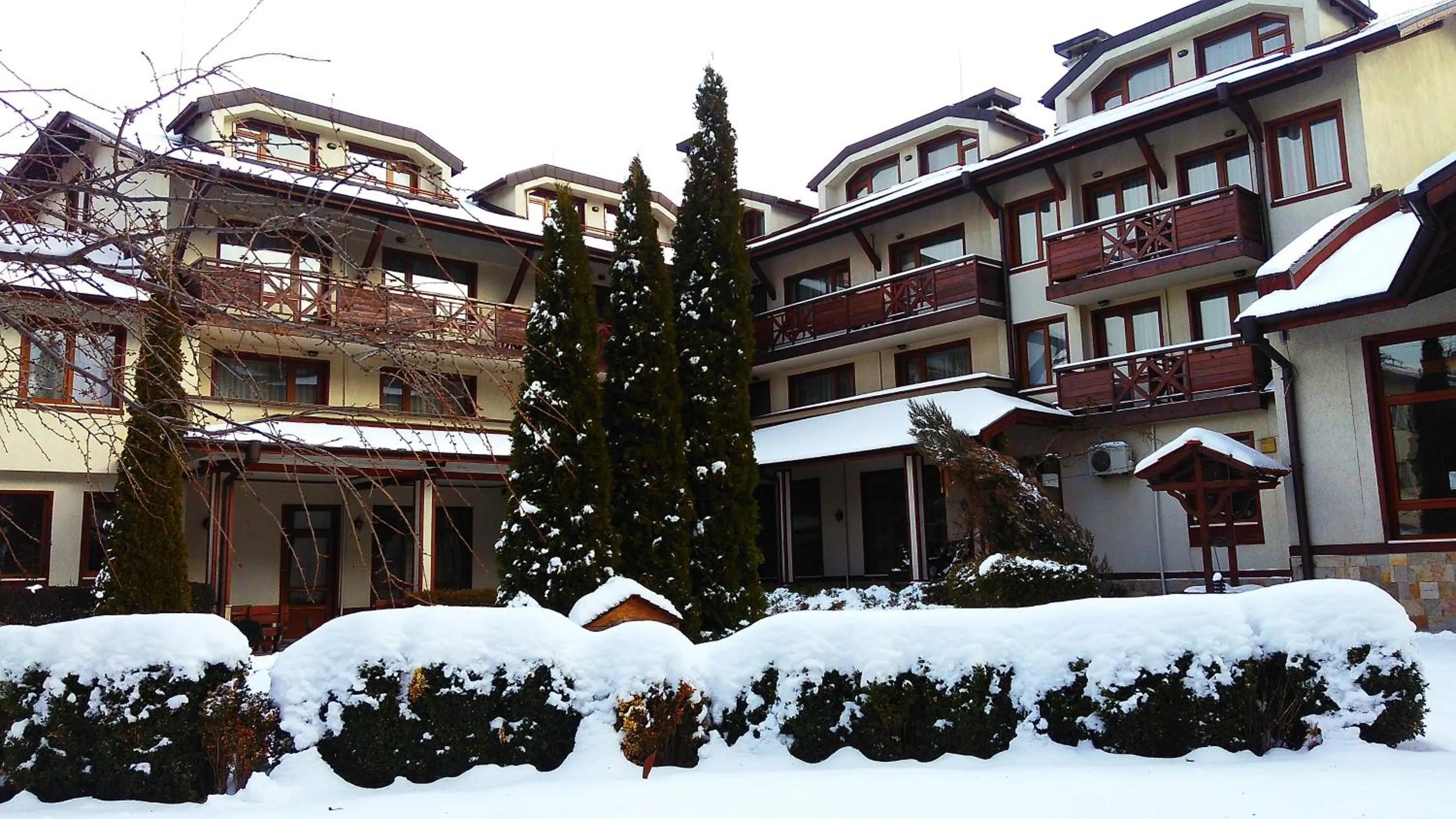 Property building in Evelina Palace Hotel