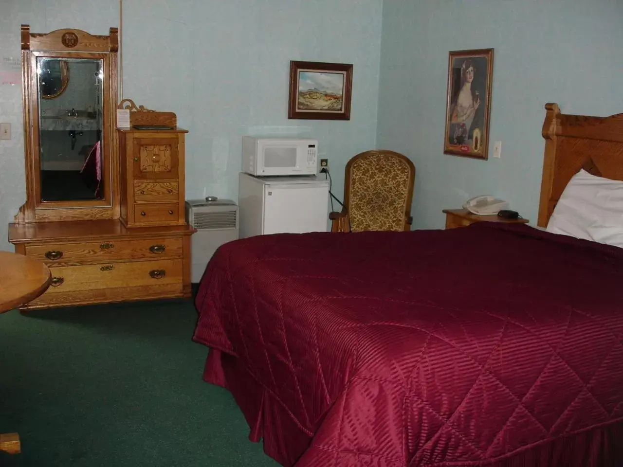 Photo of the whole room, Bed in Georgetown Mountain Inn