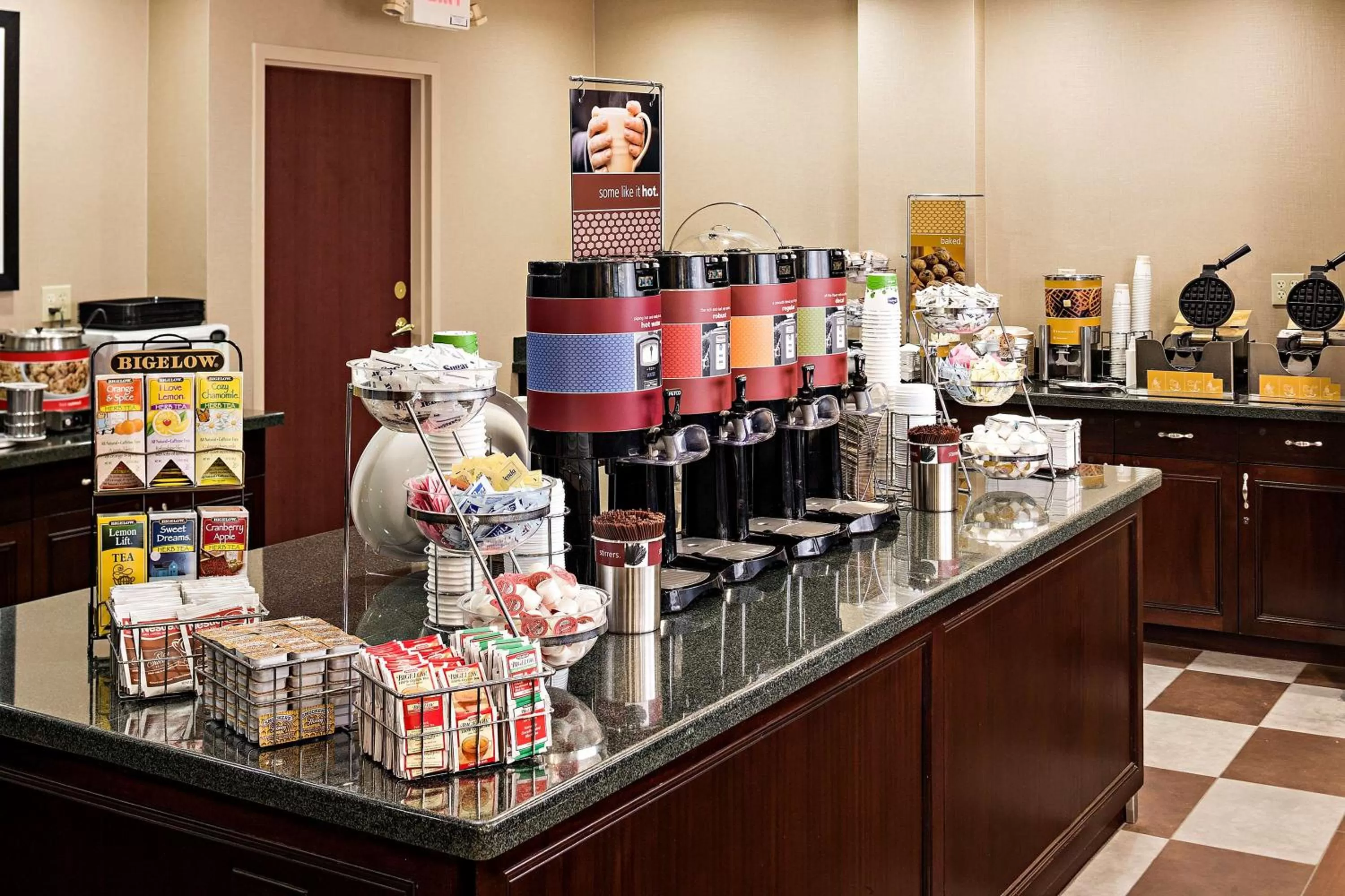 Dining area in Hampton Inn Littleton