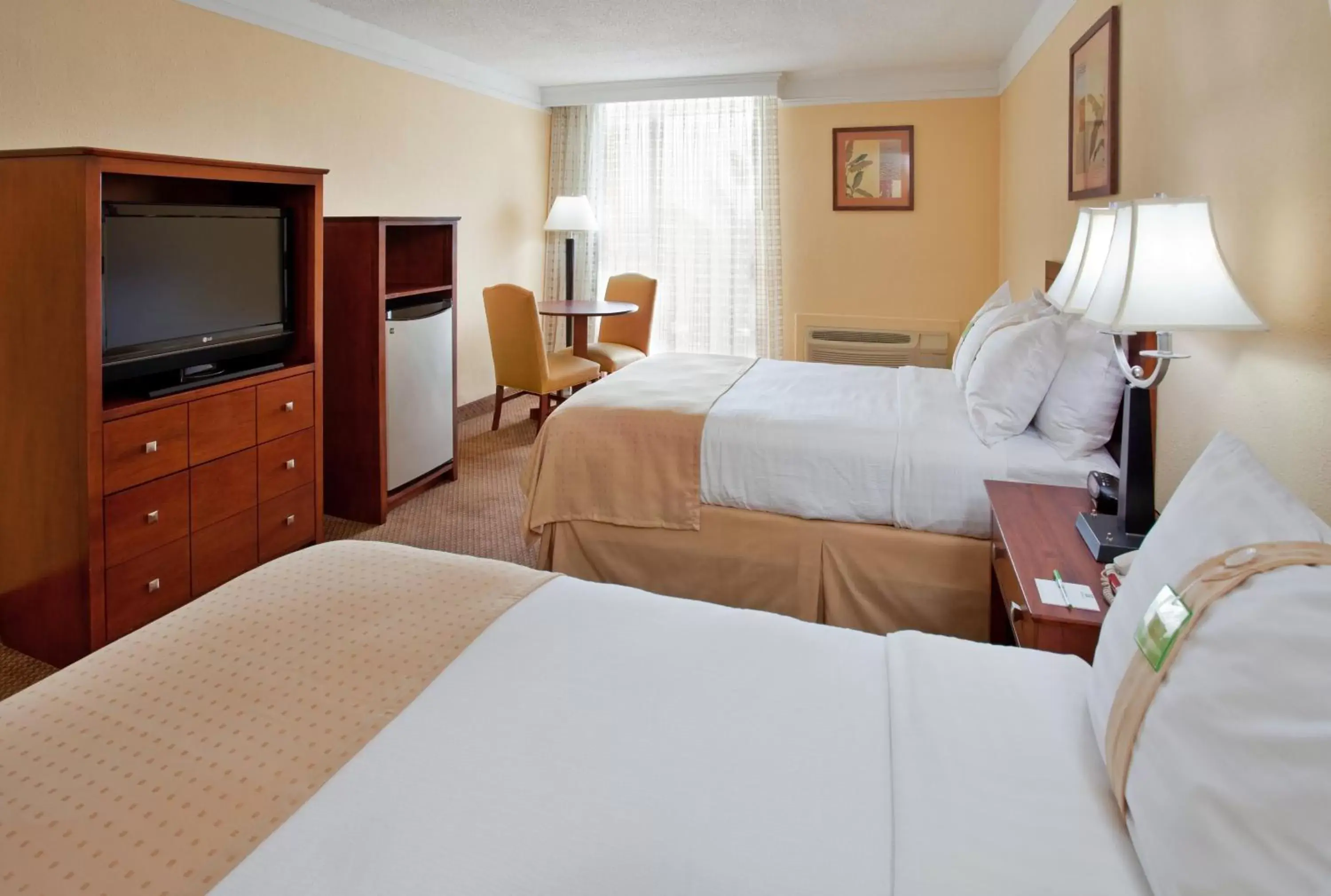 Photo of the whole room, Bed in Holiday Inn Ponce & El Tropical Casino, an IHG Hotel