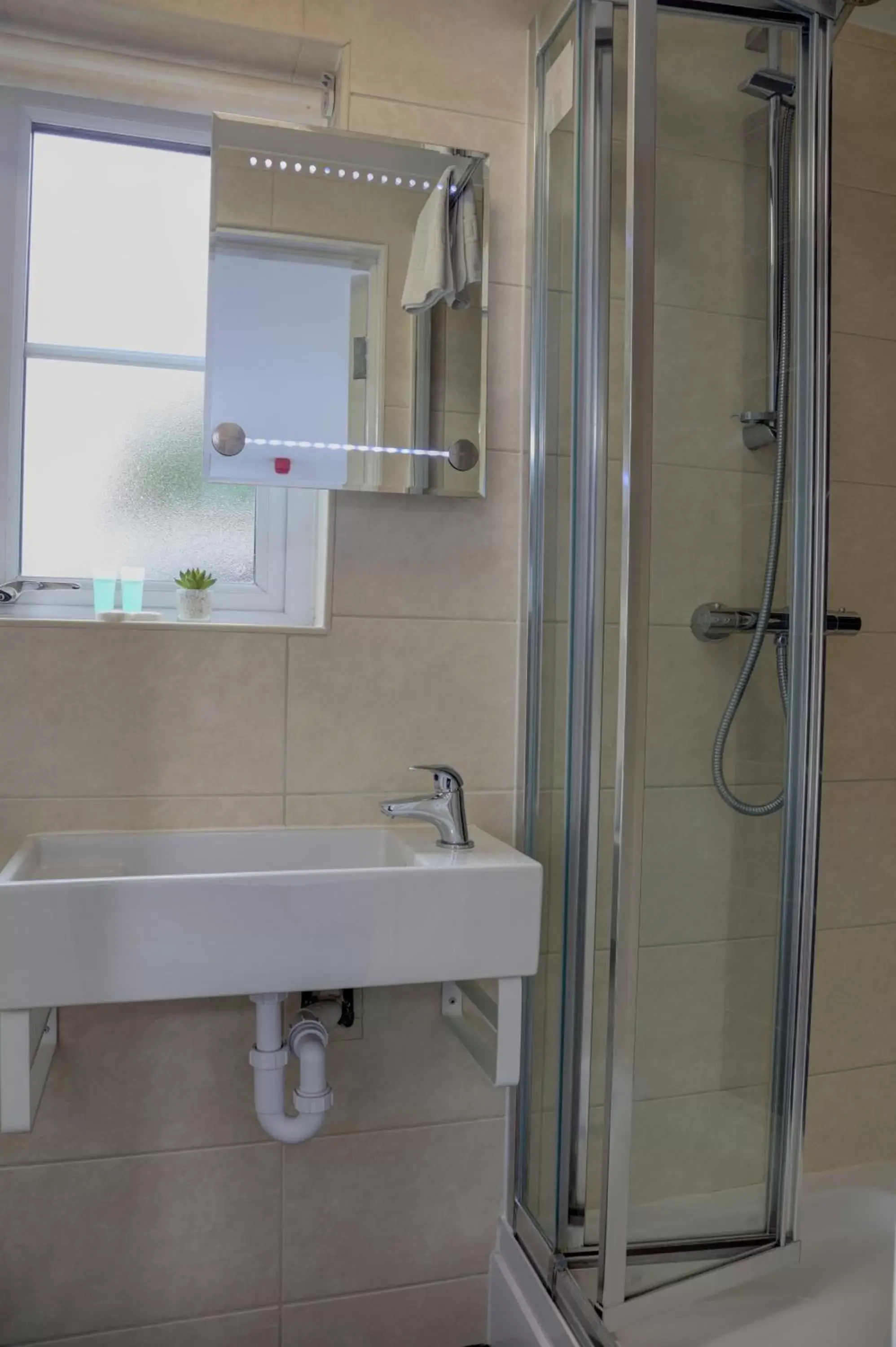 Property building, Bathroom in Sure Hotel by Best Western Reading