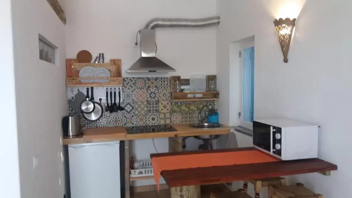 Kitchen/Kitchenette in PuraVida Divehouse