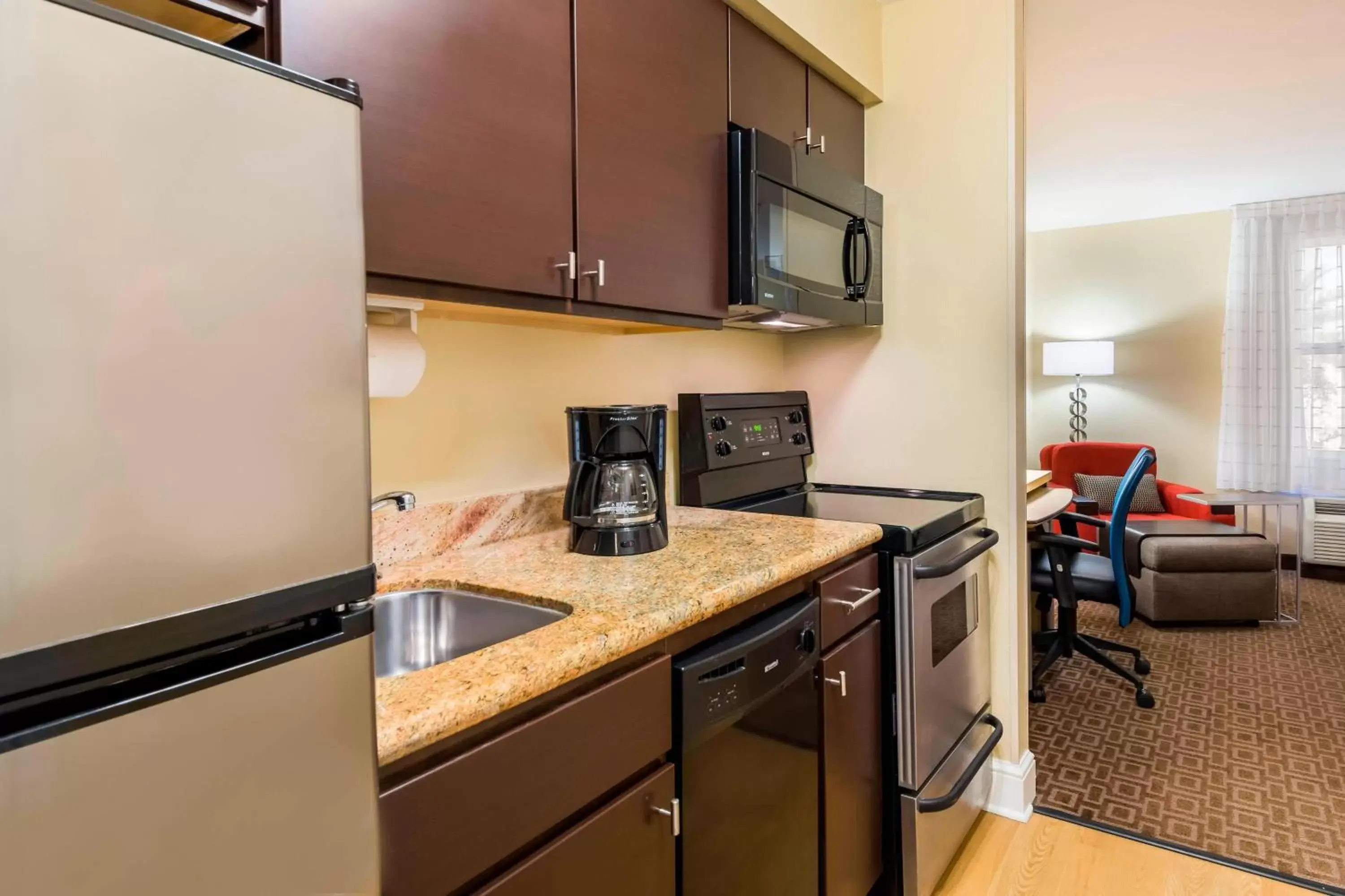 Kitchen or kitchenette, Kitchen/Kitchenette in TownePlace Suites Tampa Westshore/Airport