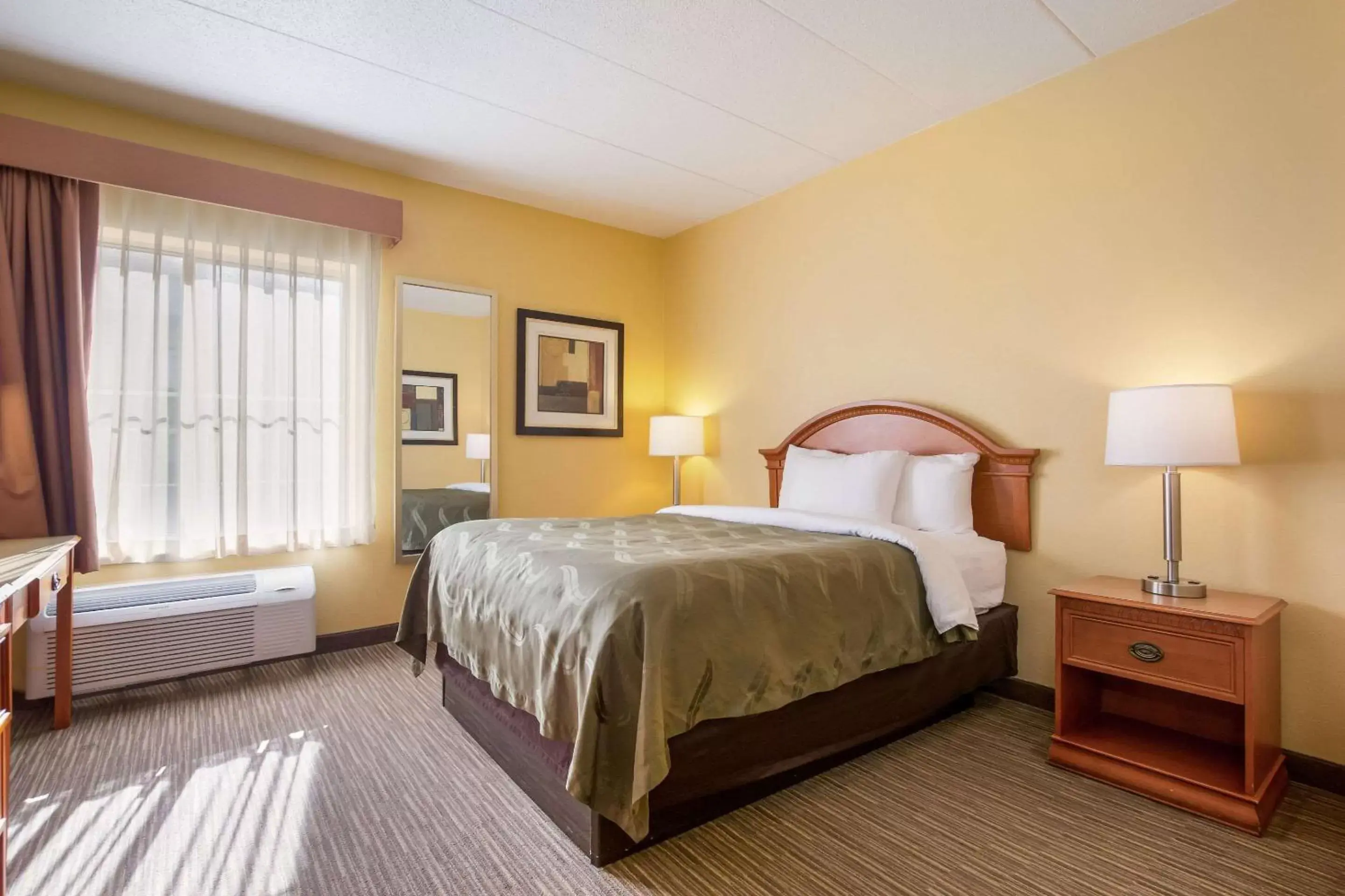 Photo of the whole room, Bed in Quality Inn & Suites CVG Airport