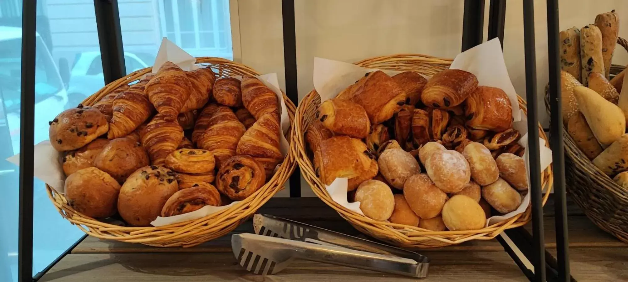 Breakfast in Hotel Elysées Bassano