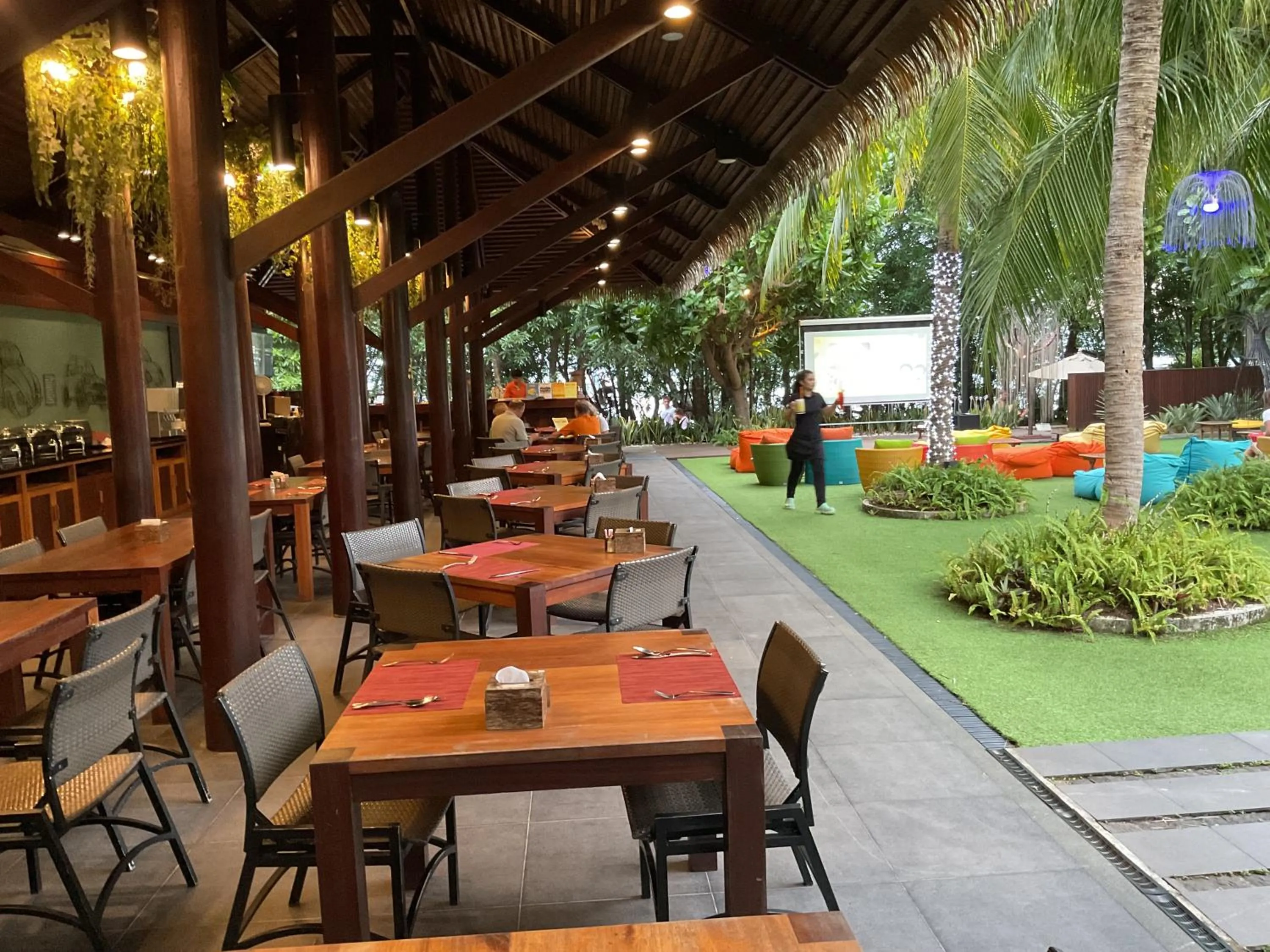 Restaurant/places to eat in Avatar Railay-Adults Only