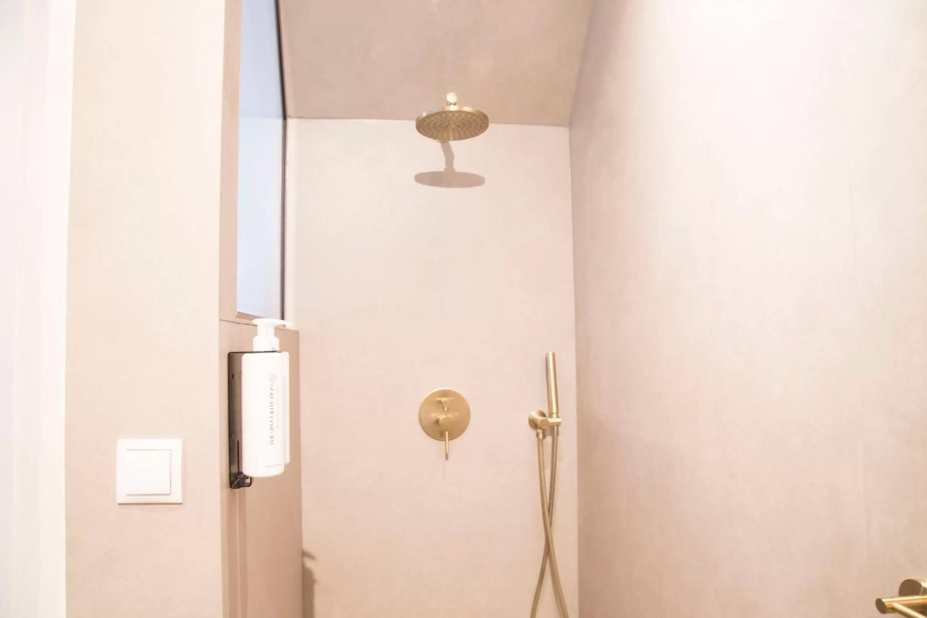 Shower, Bathroom in House of Amstel