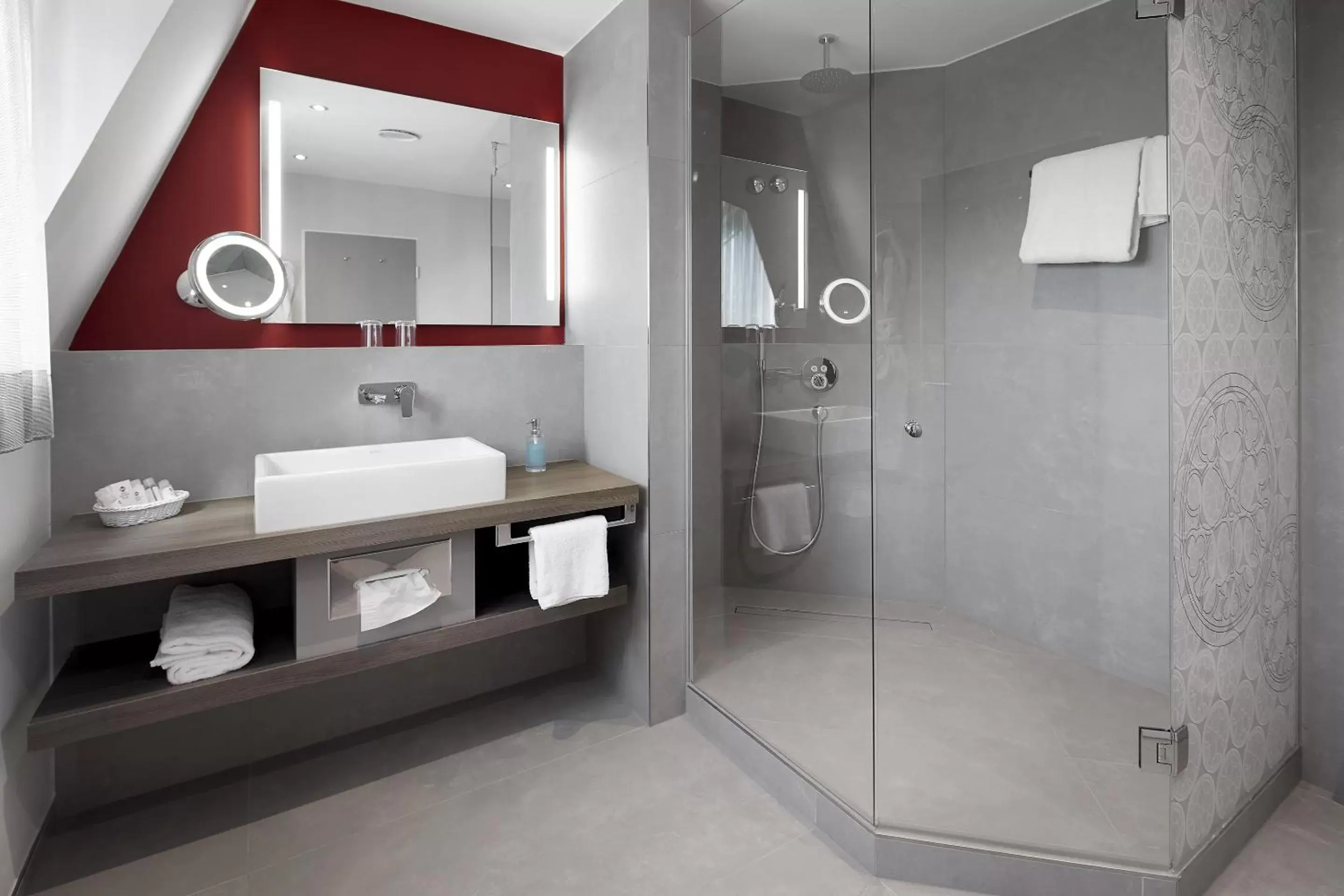 Shower, Bathroom in Best Western Plus Arosa Hotel