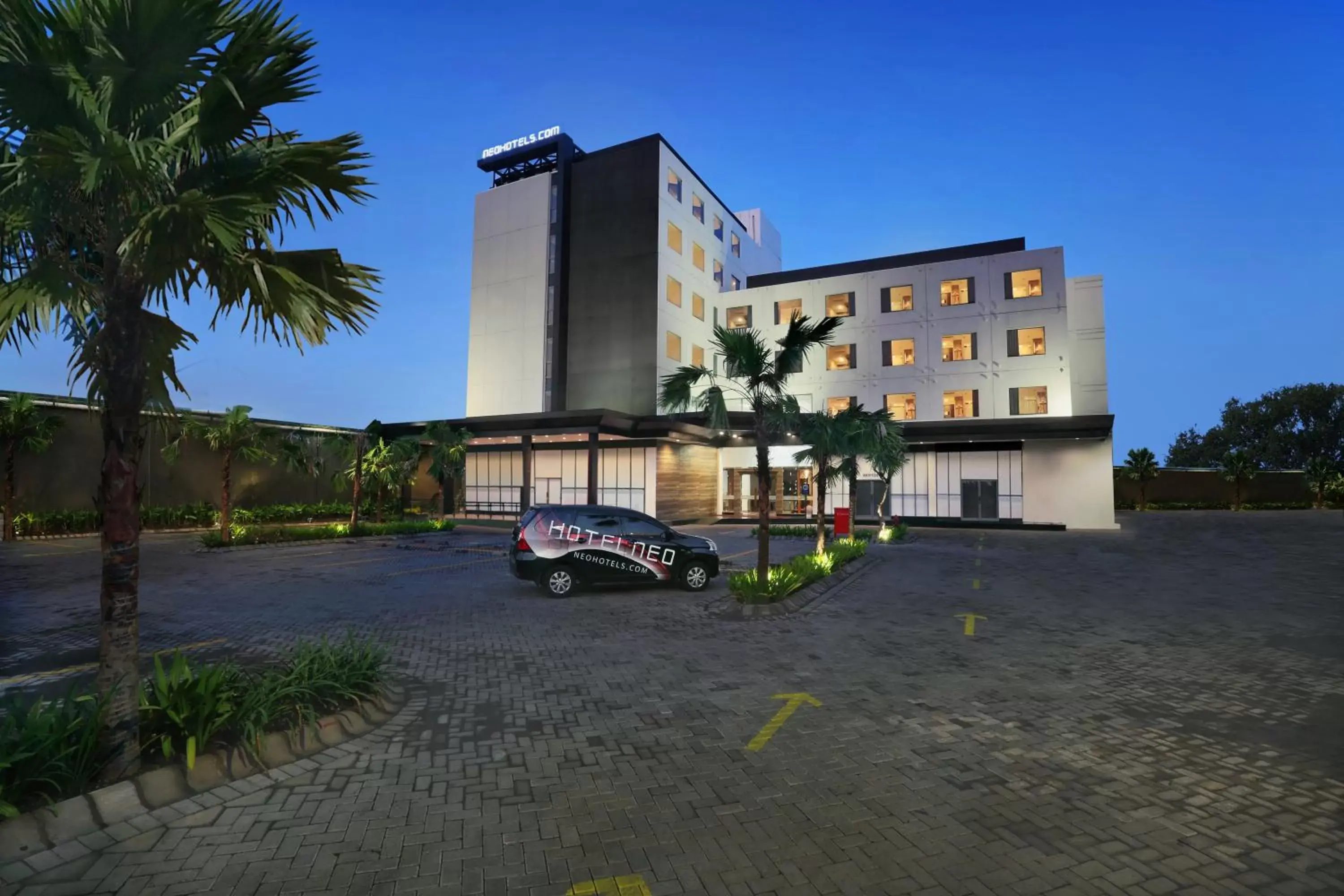 Property building in NEO+Waru-Sidoarjo by ASTON Property building in NEO+Waru-Sidoarjo by ASTON