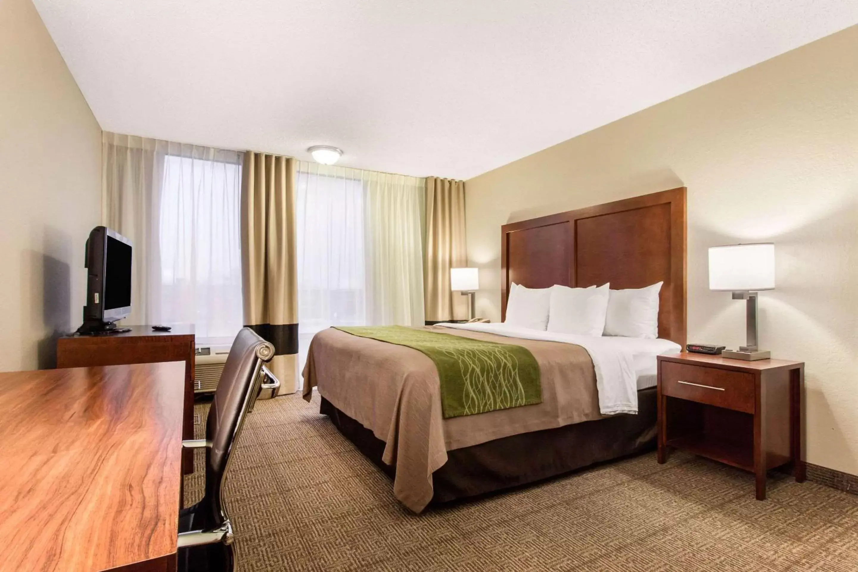 Photo of the whole room, Bed in Comfort Inn & Suites Omaha