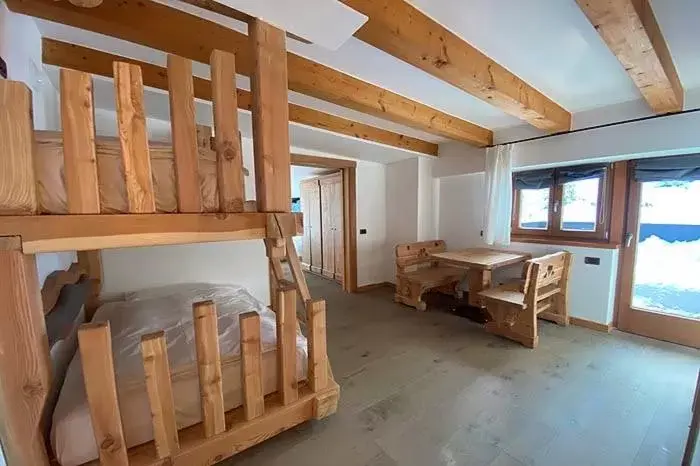 Bedroom, Dining Area in Hotel Chalet Al Foss