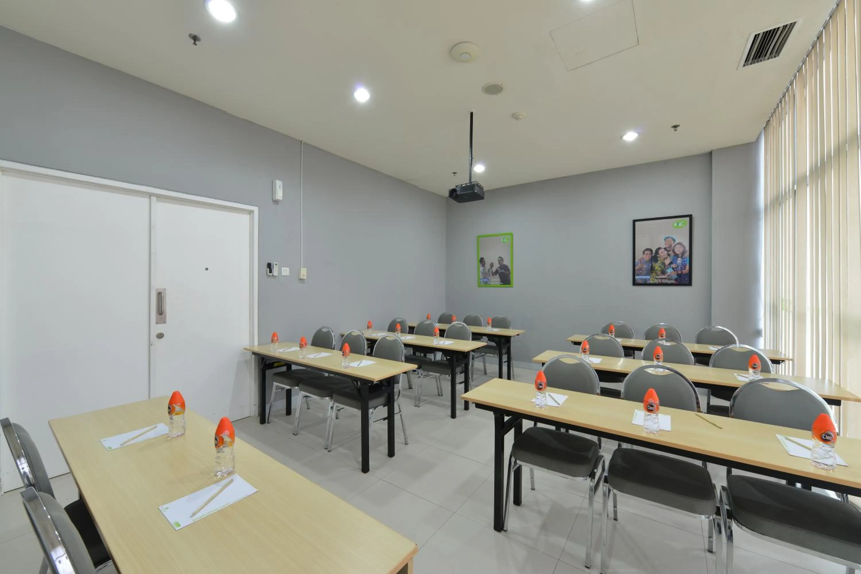 Entertainment in POP! Hotel BSD City Tangerang