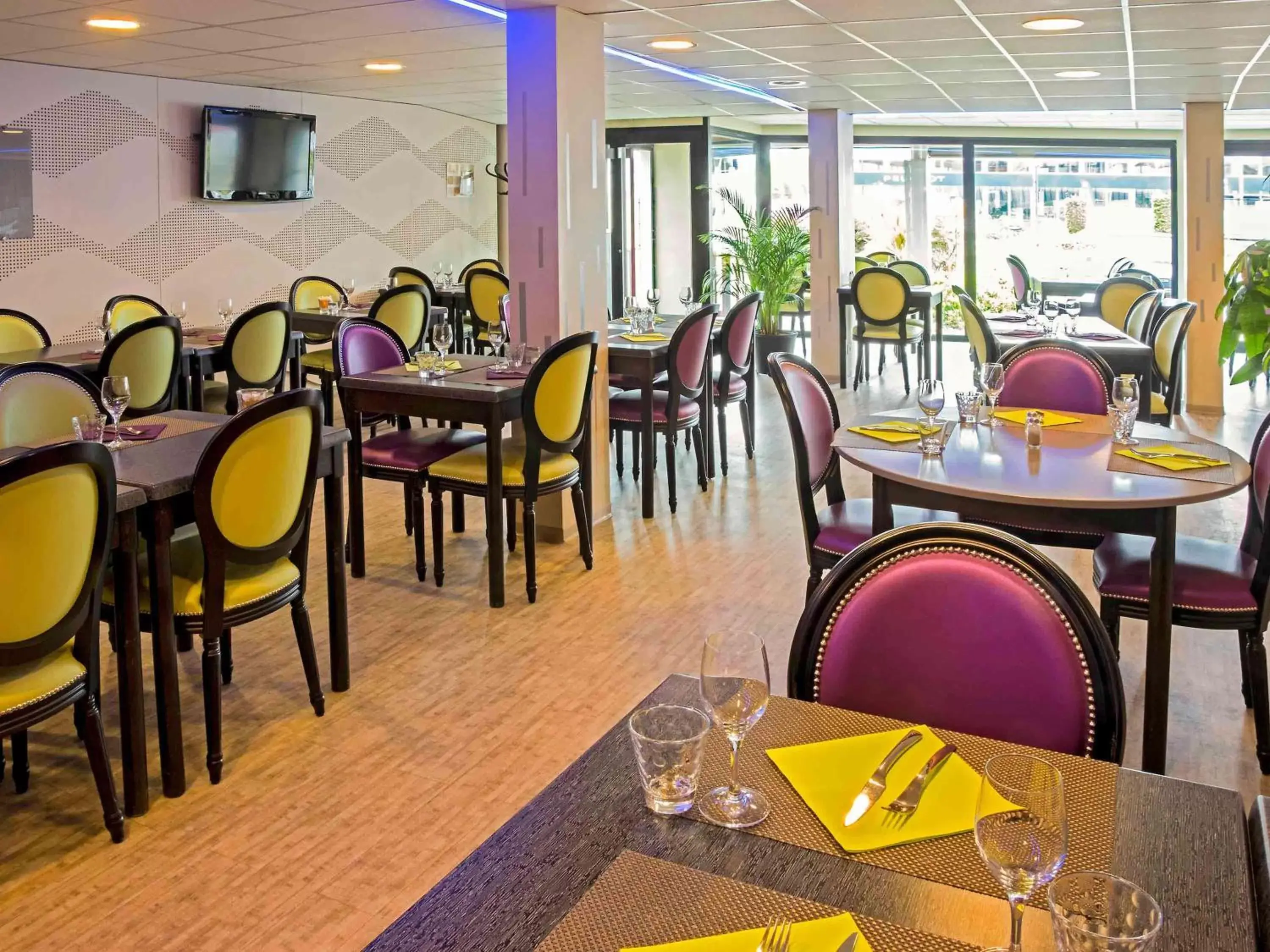 Restaurant/Places to Eat in ibis Rennes Beaulieu