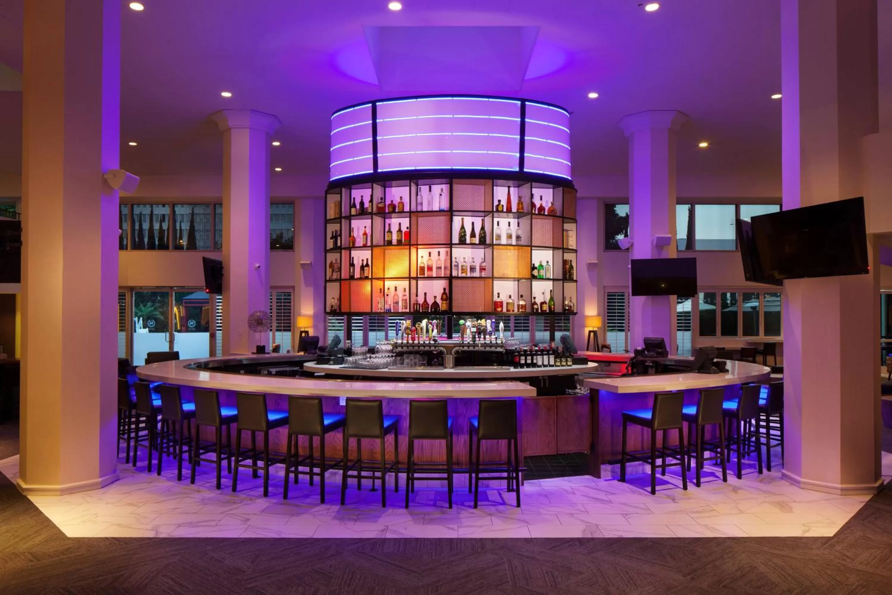 Lounge or bar in Sheraton Gateway Los Angeles Hotel