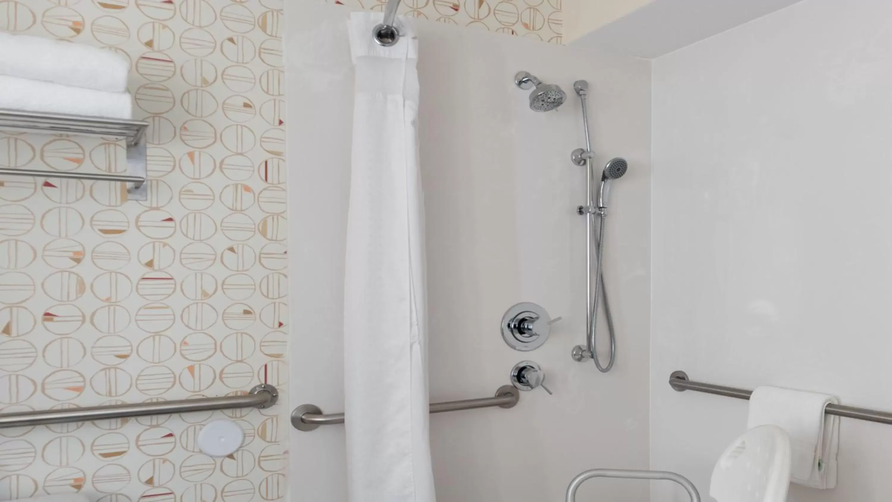 King Room with Two King Beds - Mobility Accessible with Roll In Shower/Non-Smoking in Holiday Inn Phoenix-Mesa Chandler by IHG King Room with Two King Beds - Mobility Accessible with Roll In Shower/Non-Smoking in Holiday Inn Phoenix-Mesa Chandler by IHG