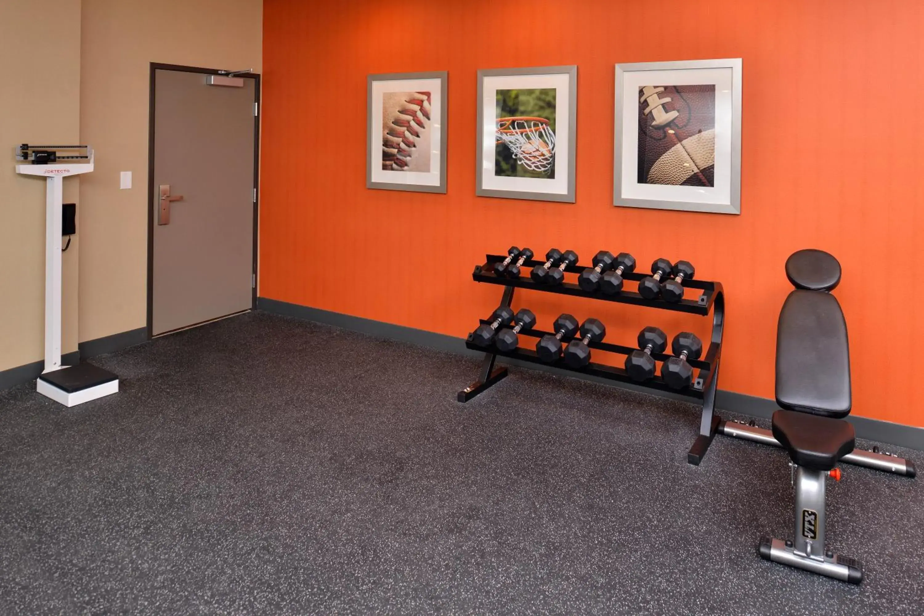 Fitness centre/facilities, Fitness Center/Facilities in Holiday Inn Express & Suites Austin South, an IHG Hotel