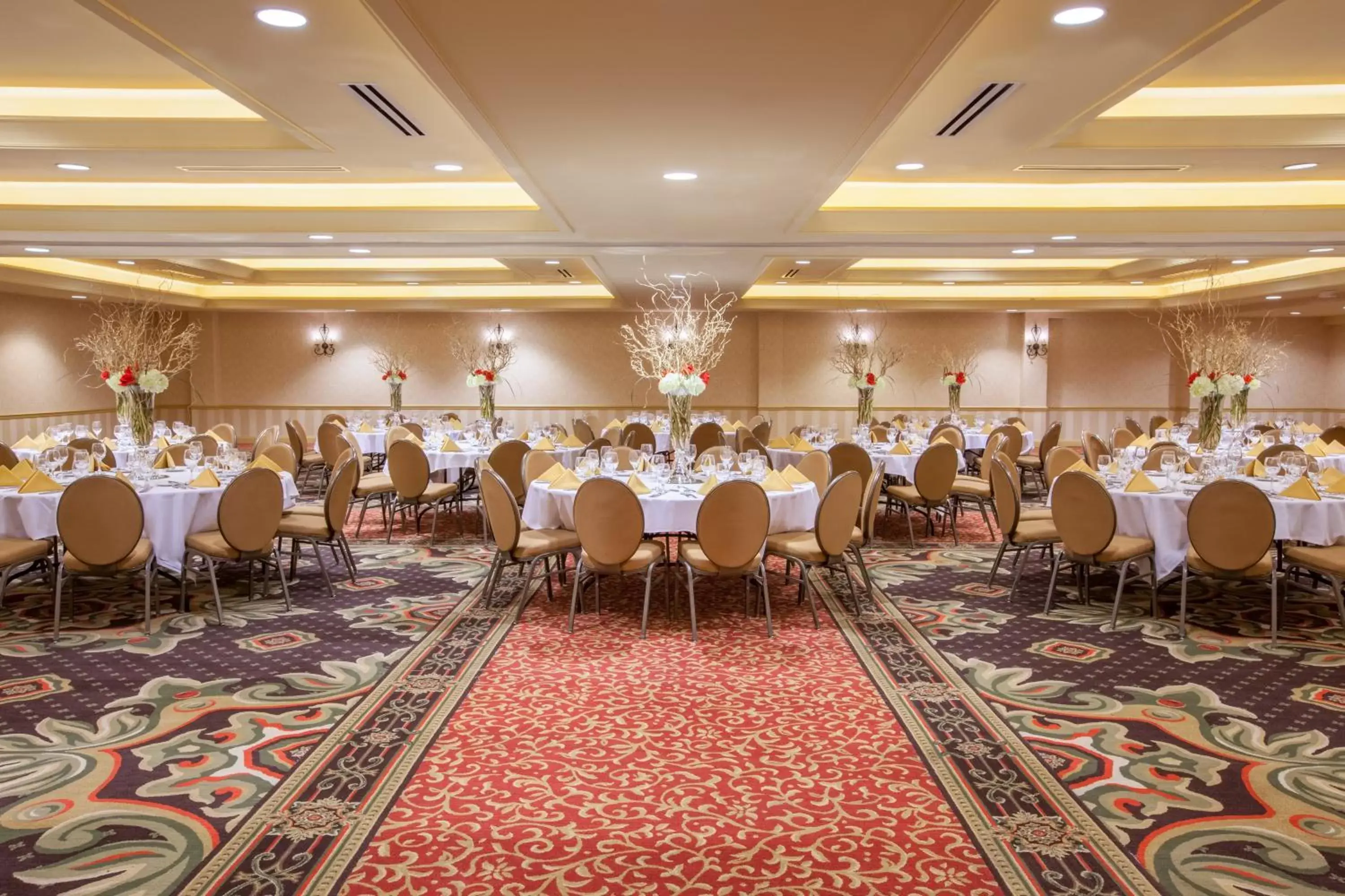 Banquet/Function facilities, Banquet Facilities in Crowne Plaza Louisville Airport Expo Center, an IHG Hotel