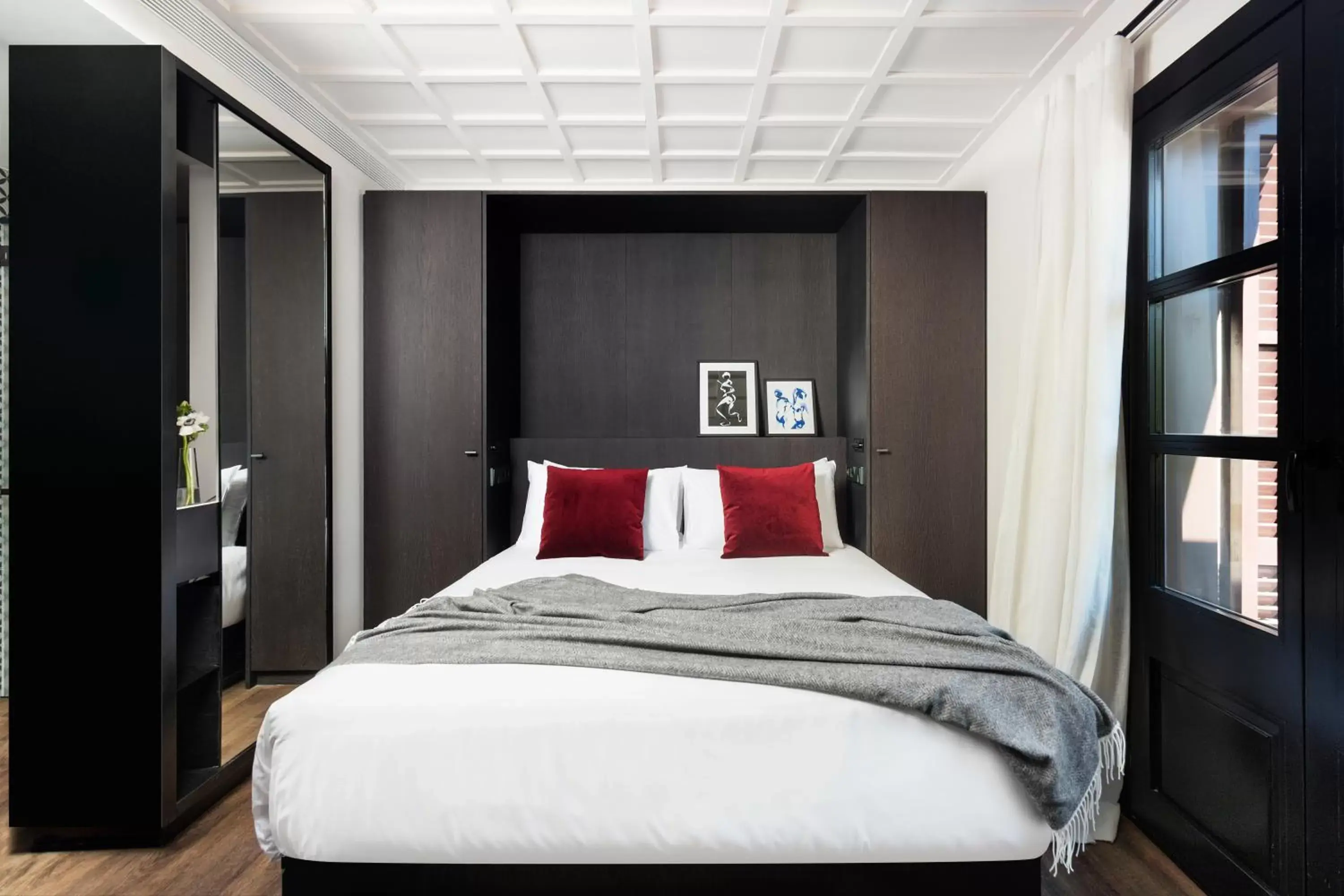 Photo of the whole room, Bed in Yurbban Ramblas Boutique Hotel