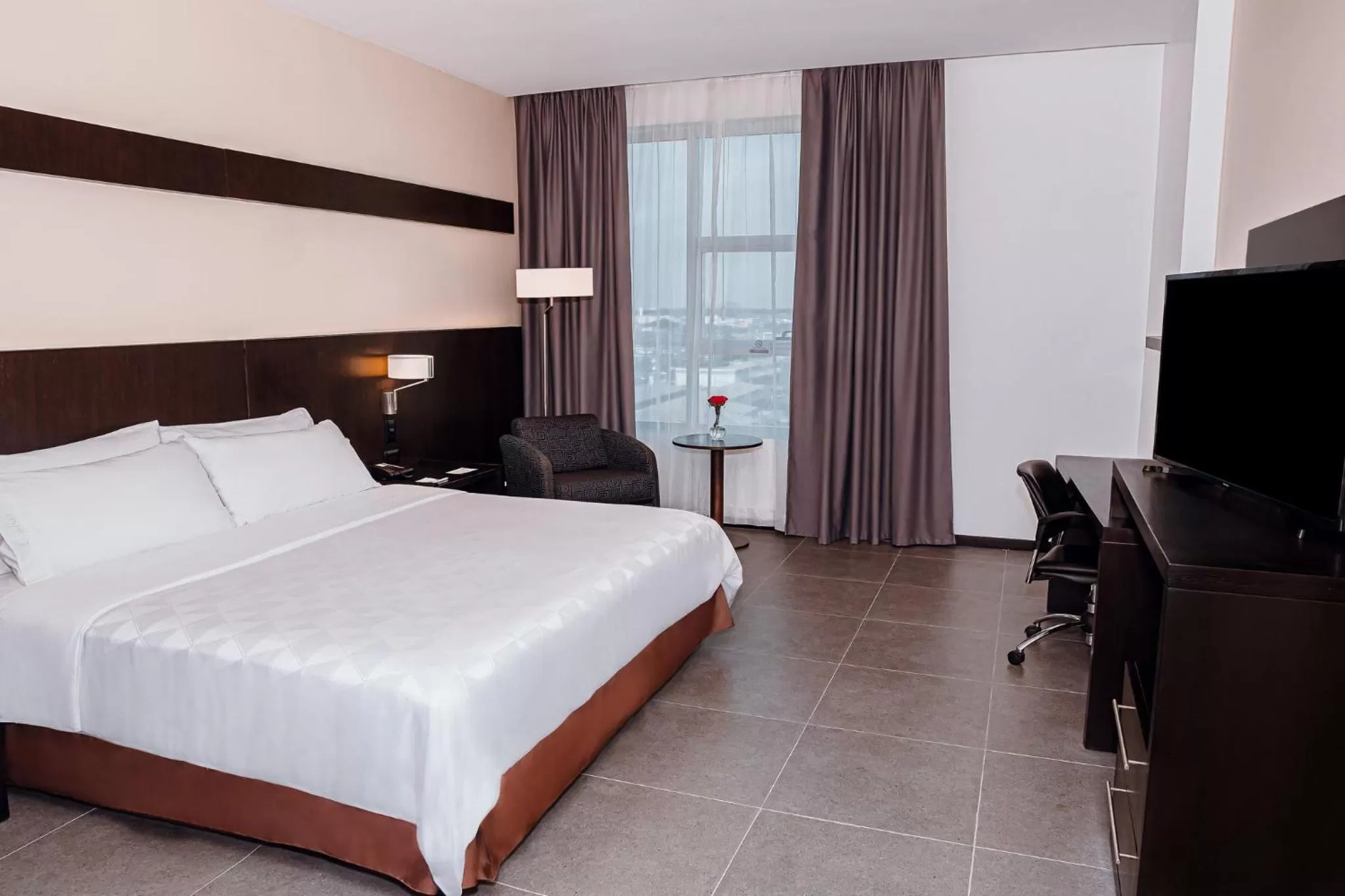 Photo of the whole room, Bed in Holiday Inn Guayaquil Airport by IHG