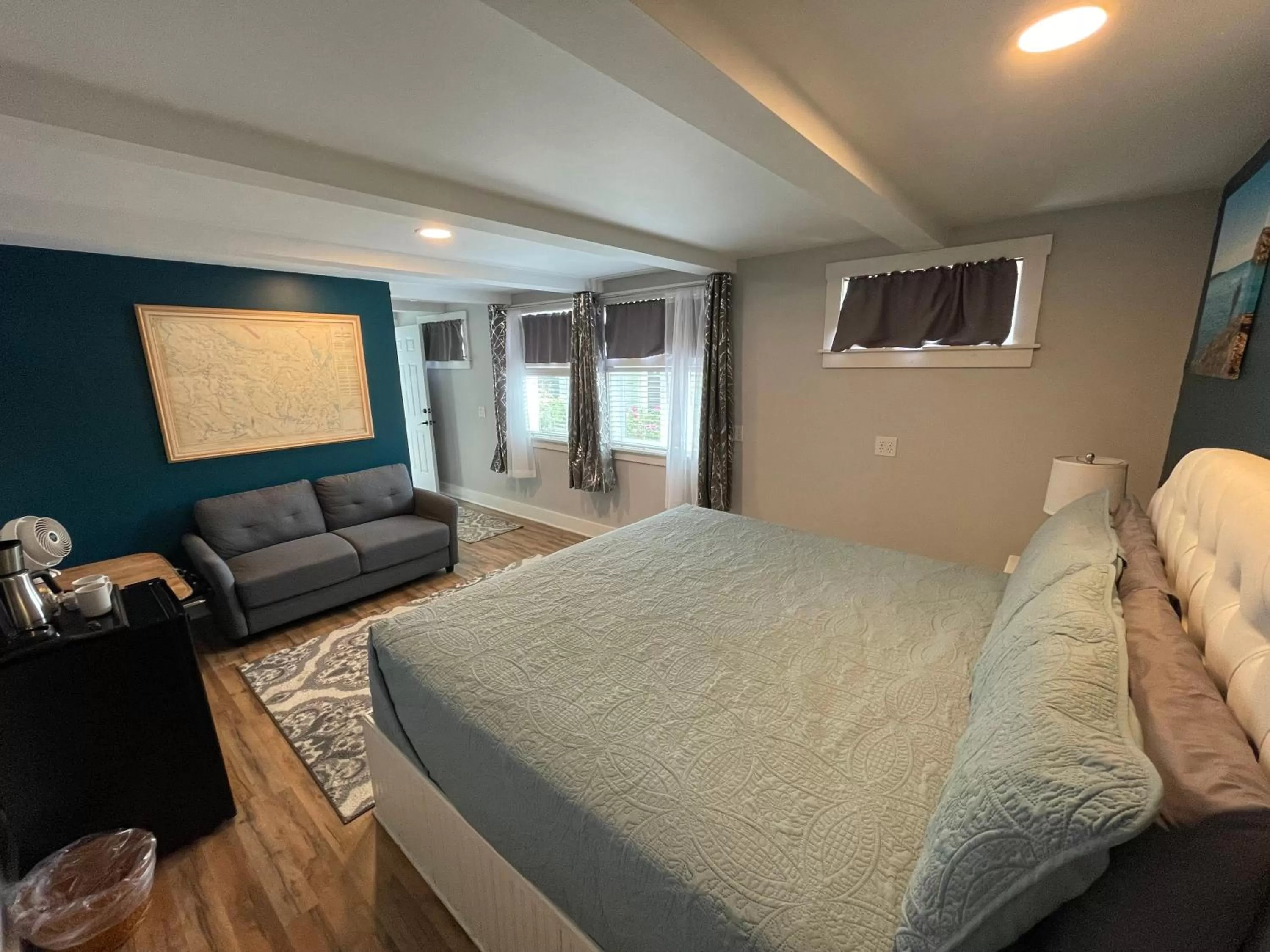 Bed in The Edenwild Boutique Inn