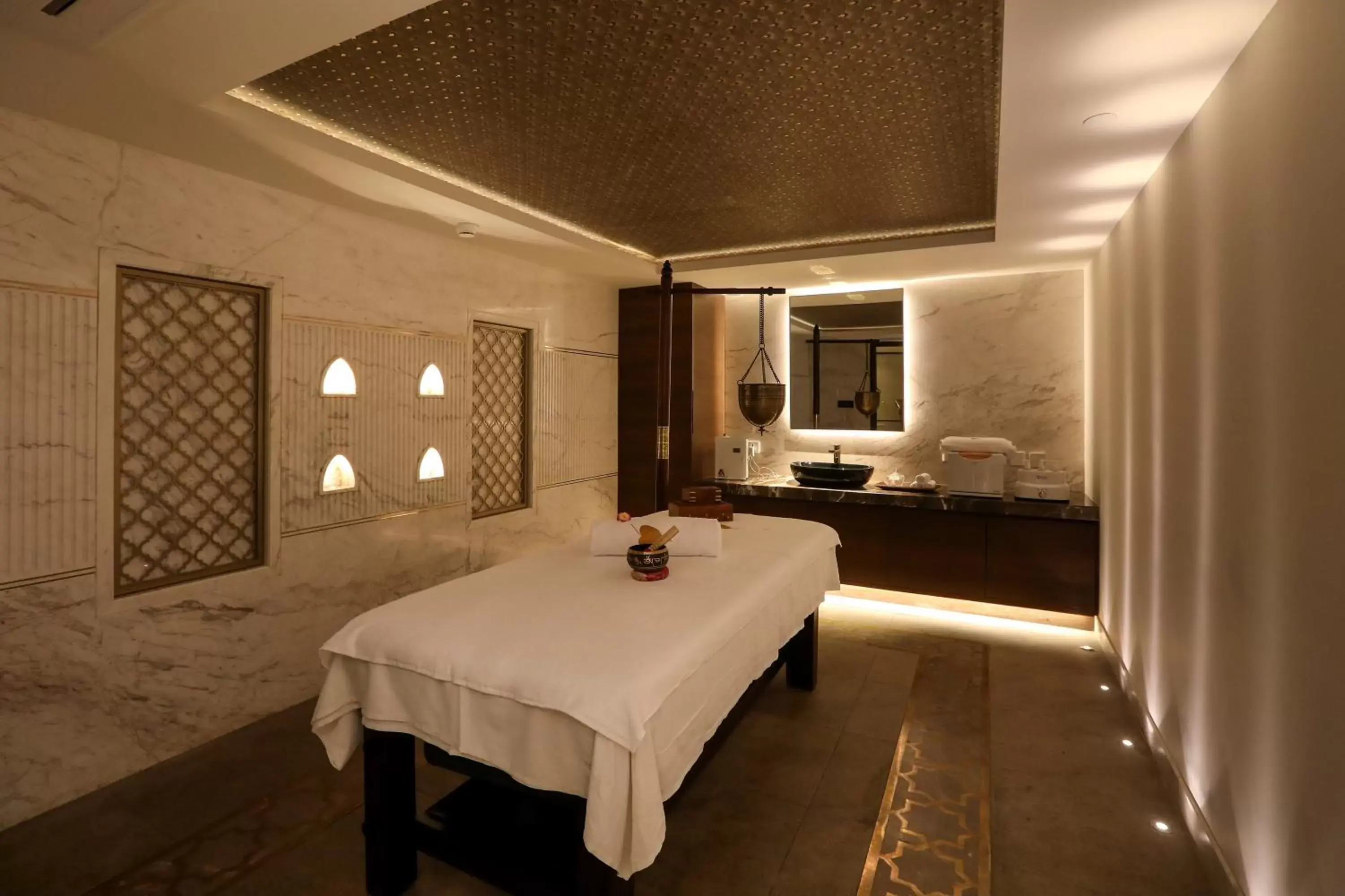 Spa and wellness centre/facilities, Bed in Radisson Blu Hotel & Suites GRT Chennai Spa and wellness centre/facilities, Bed in Radisson Blu Hotel & Suites GRT Chennai