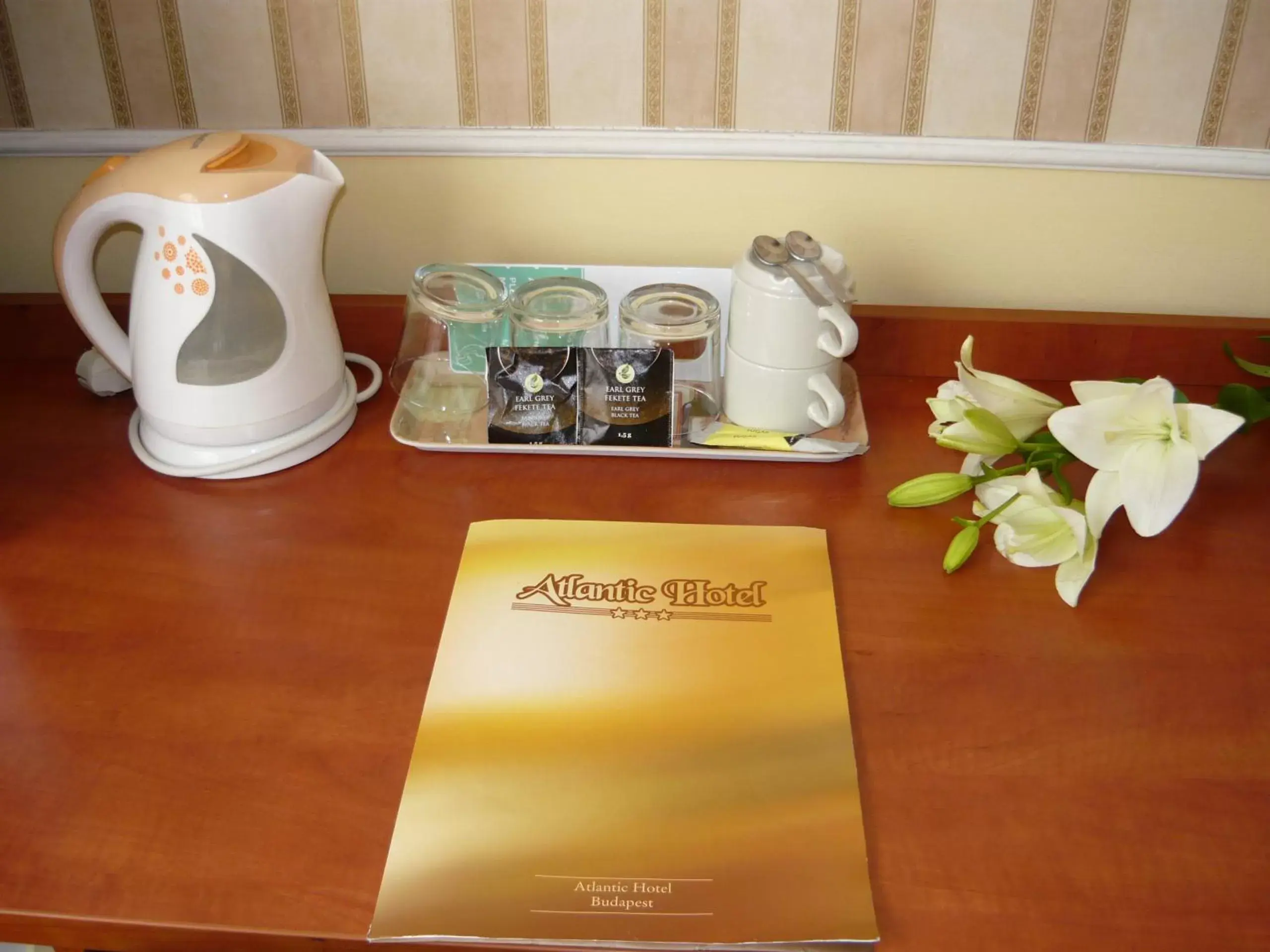 Coffee/tea facilities in Atlantic Hotel