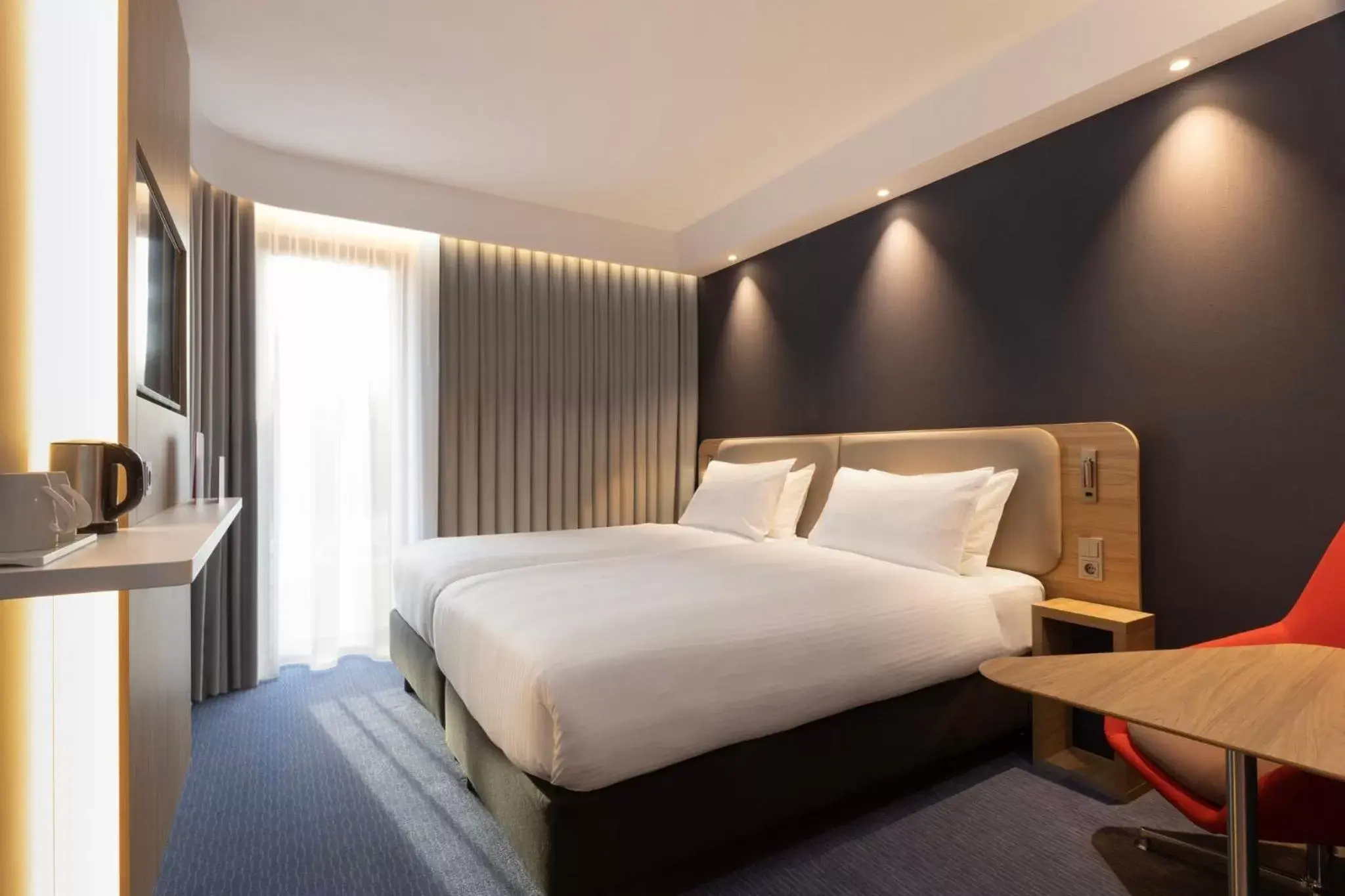 Photo of the whole room, Bed in Holiday Inn Express & Suites - Deventer, an IHG Hotel