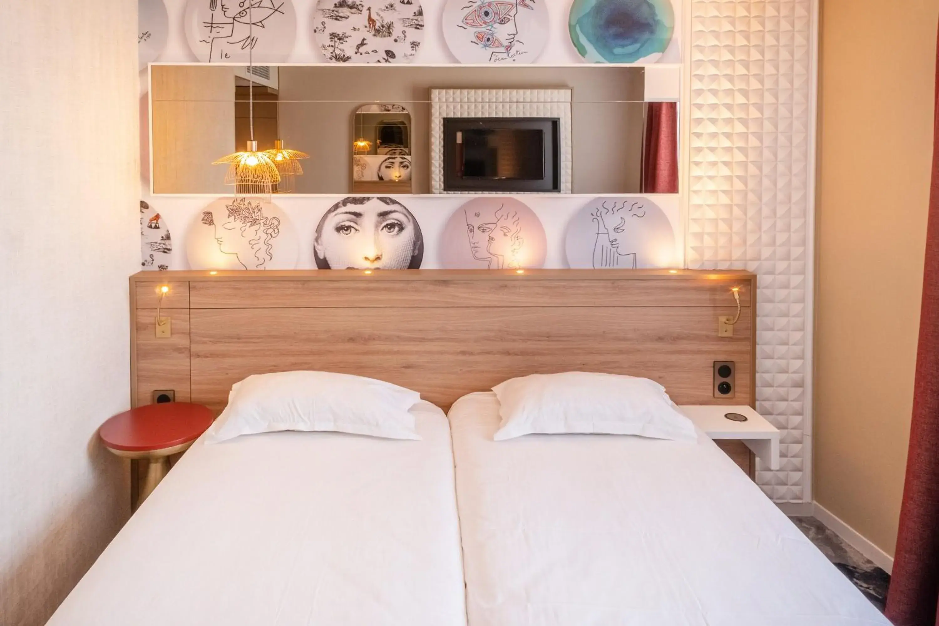 Bedroom, Bed in Brit Hotel Nantes La Beaujoire - L'Amandine