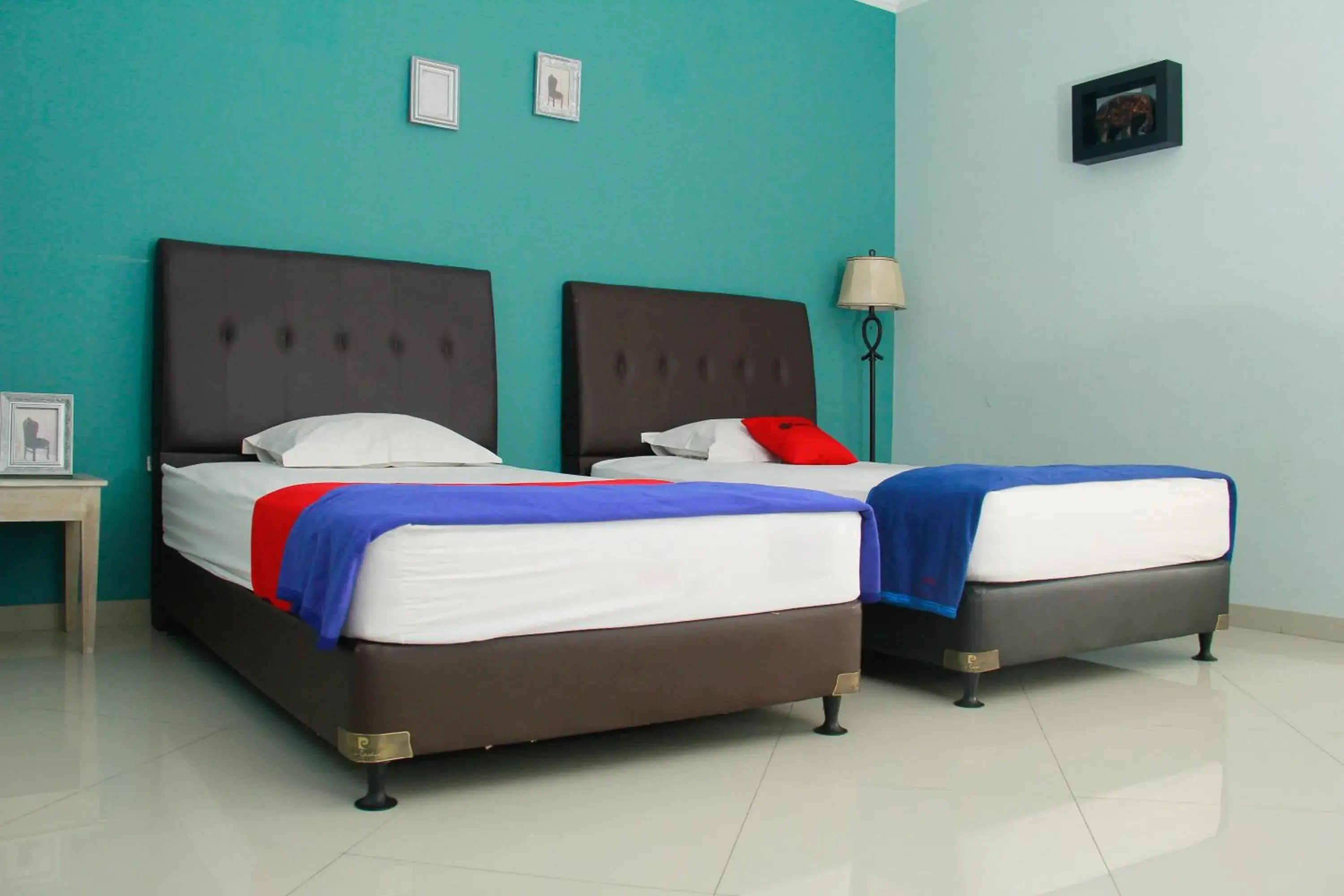 Bed in RedDoorz @ Sersan Bajuri