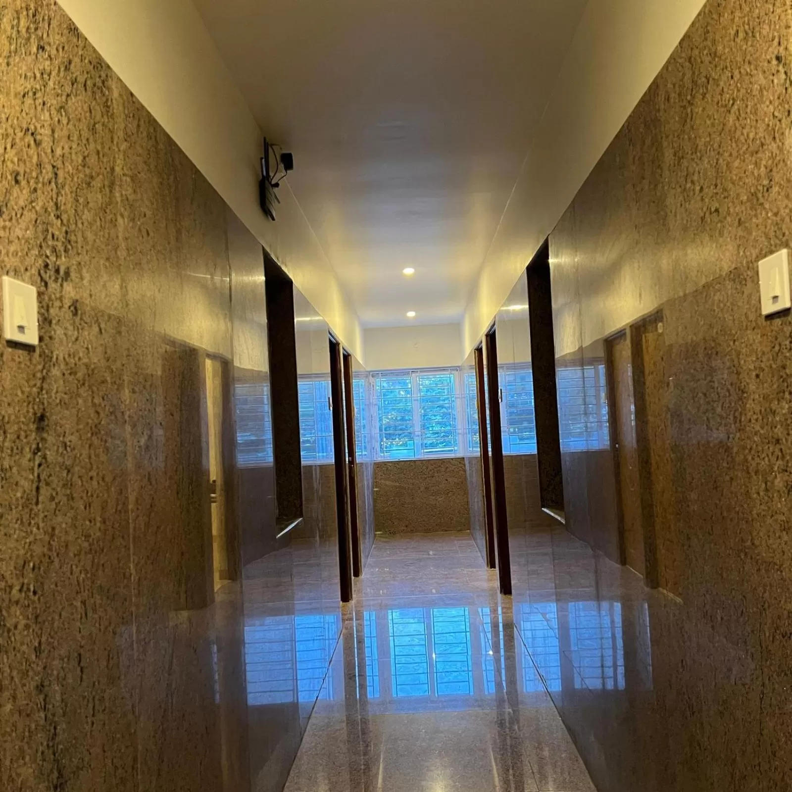 elevator in MVP Residencies