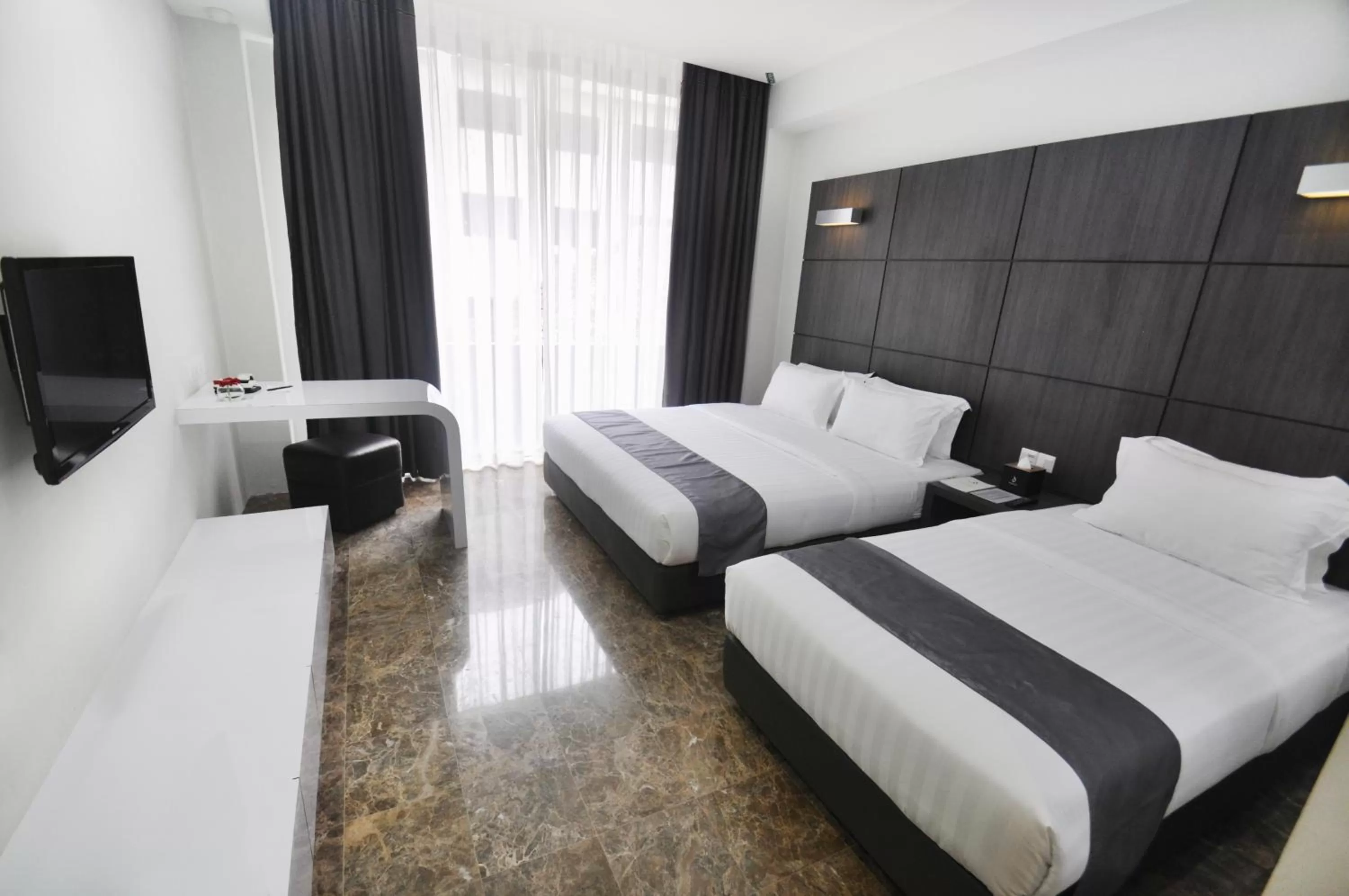 TV and multimedia, Bed in Dreamtel Jakarta
