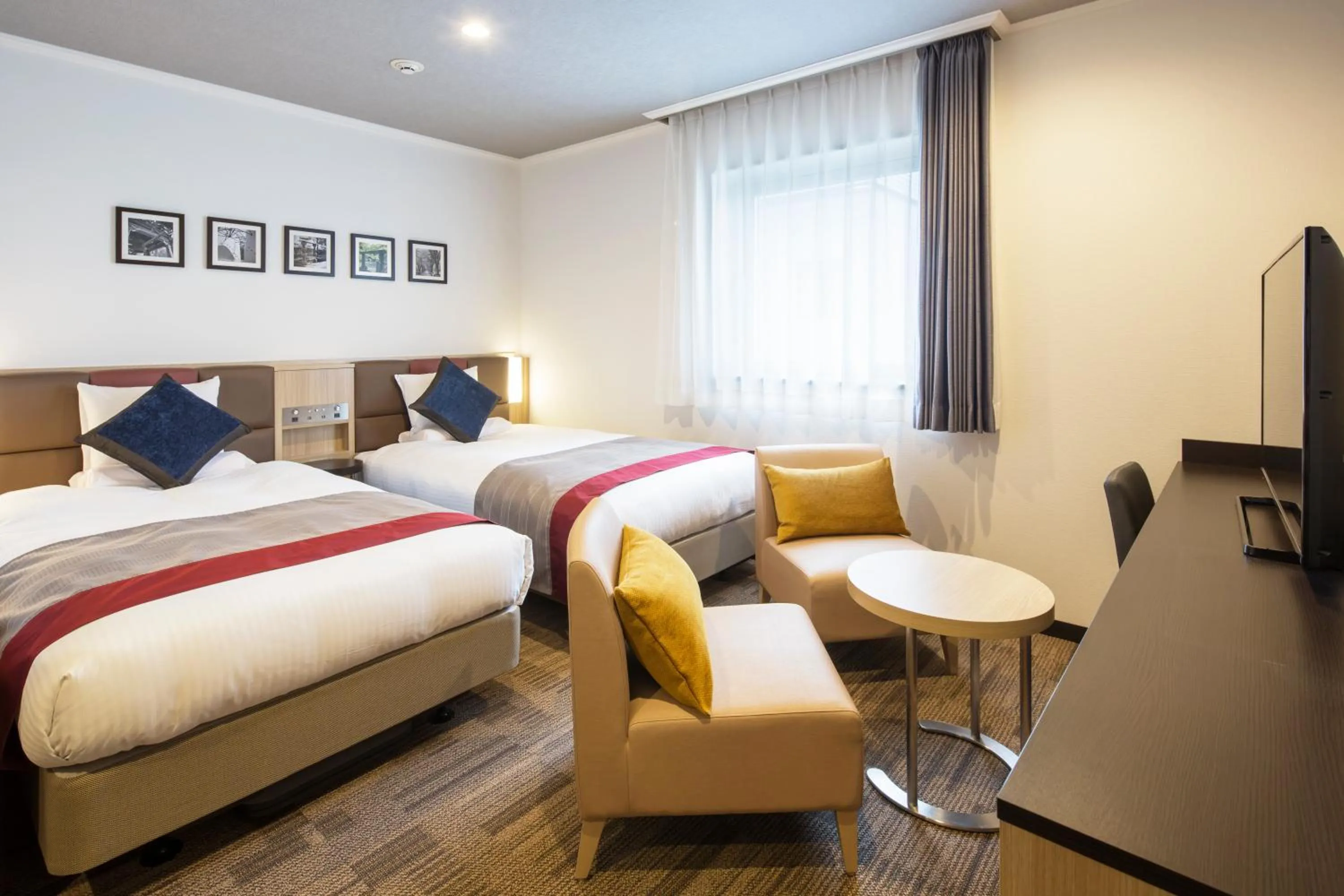 Spring, Bed in HOTEL MYSTAYS Tachikawa