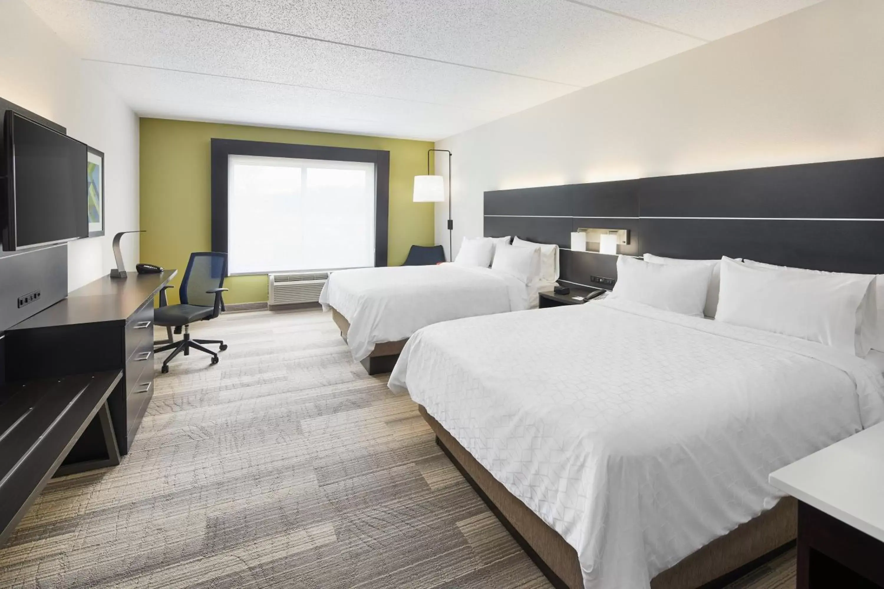 Photo of the whole room, Bed in Holiday Inn Express & Suites - Spartanburg-North, an IHG Hotel