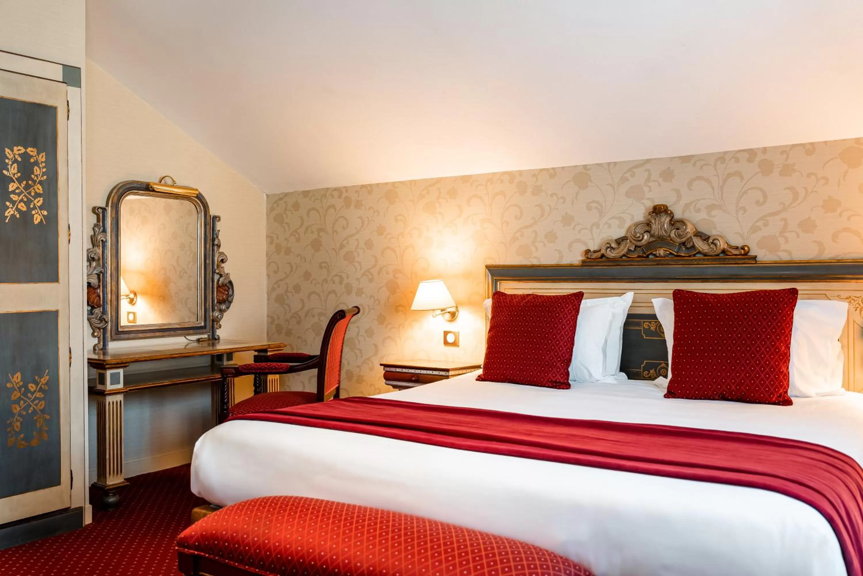 Bed in Villa Beaumarchais